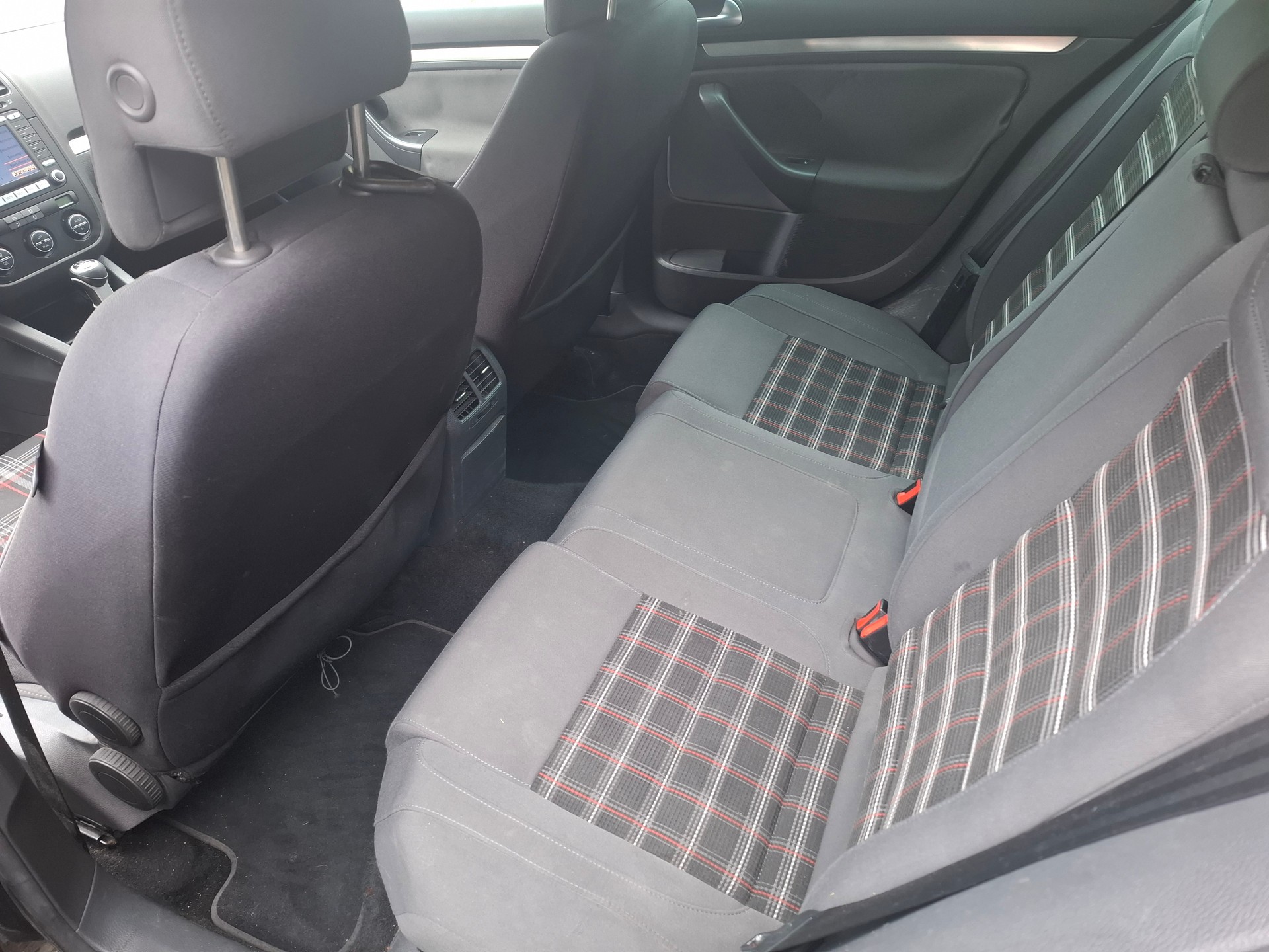 VW Golf 2.0 TFSI GTI-image-10
