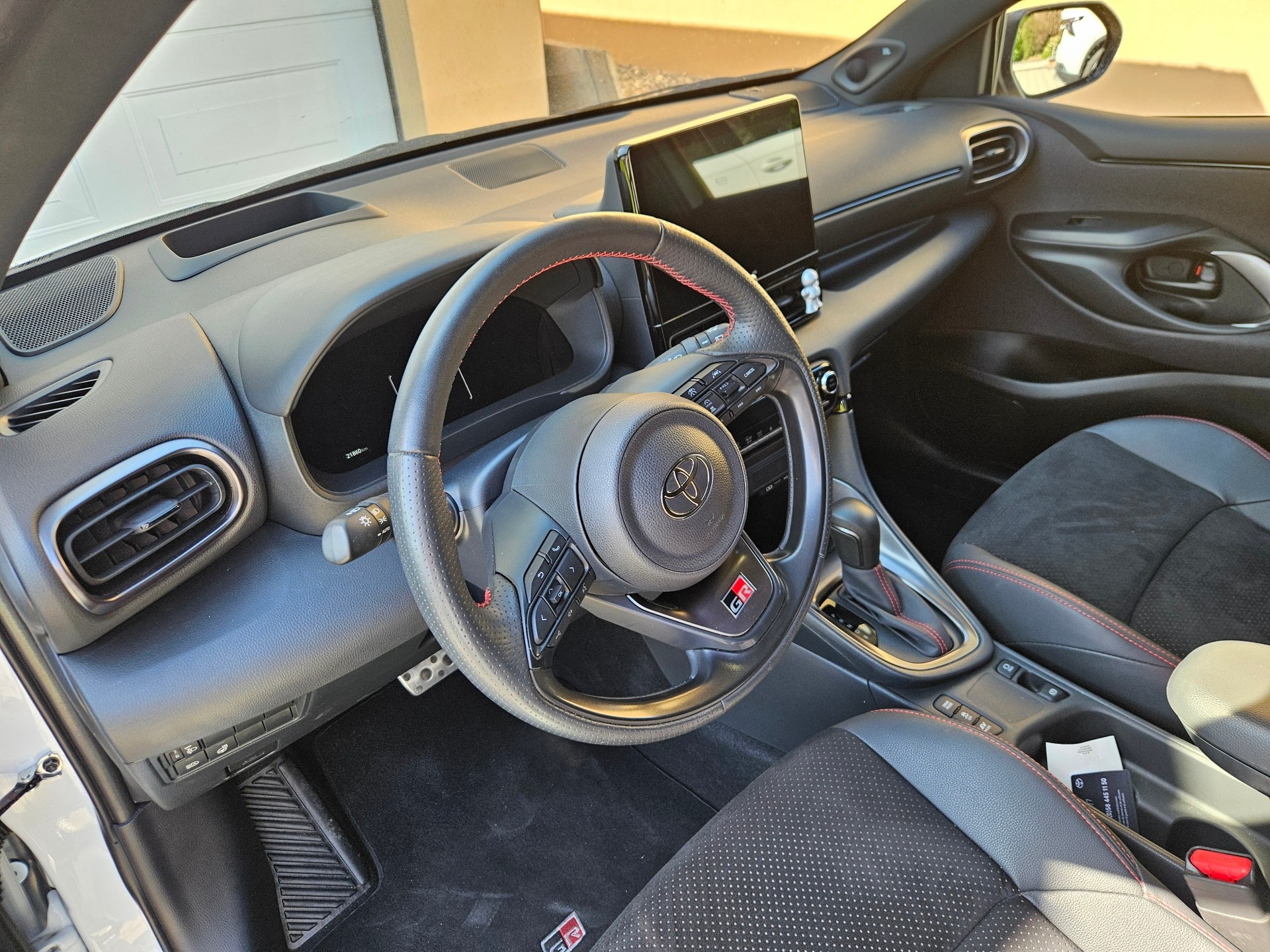 TOYOTA 1.5 GR Sport e-CVT-image-4
