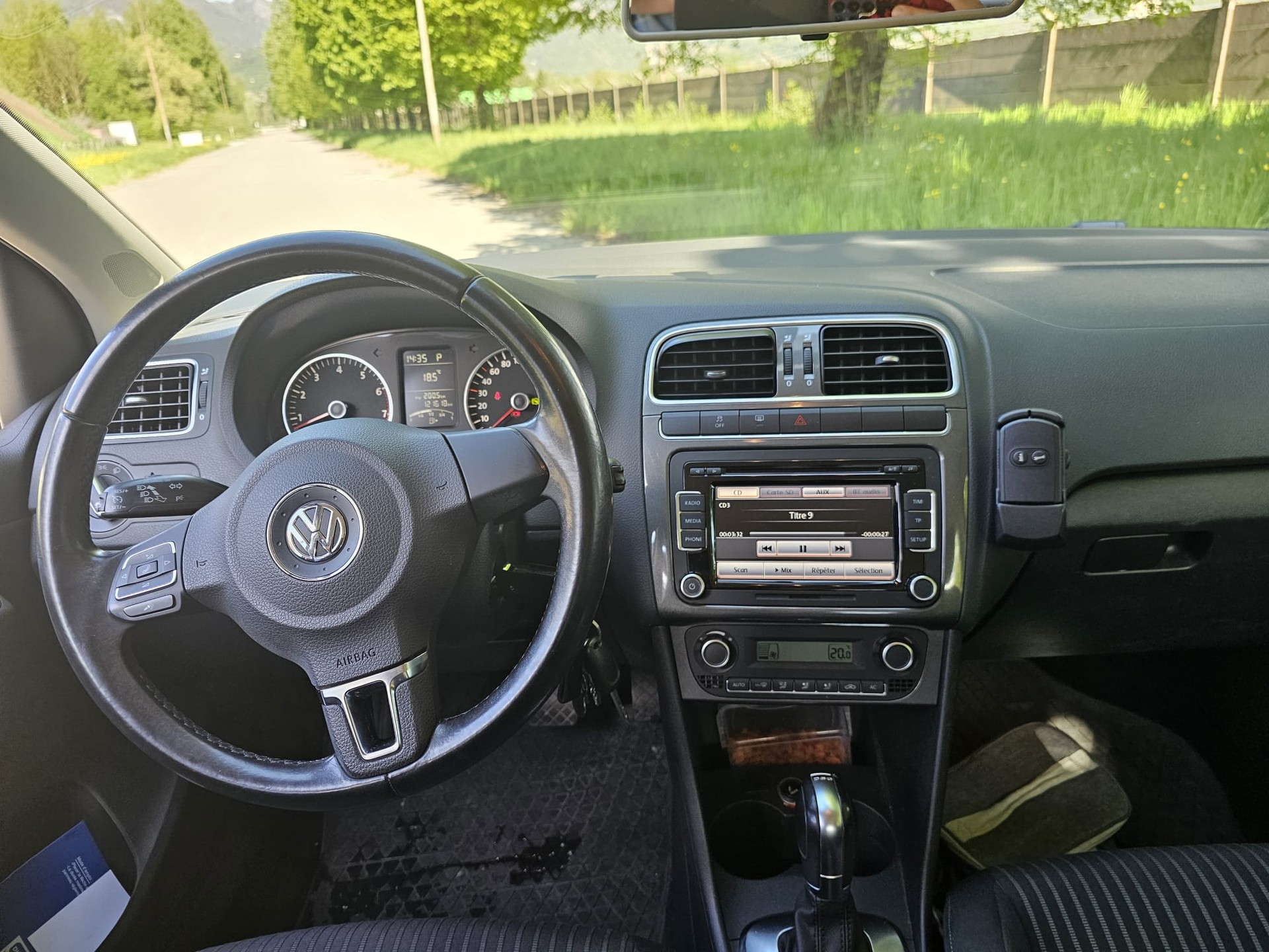VW POLO-image-5