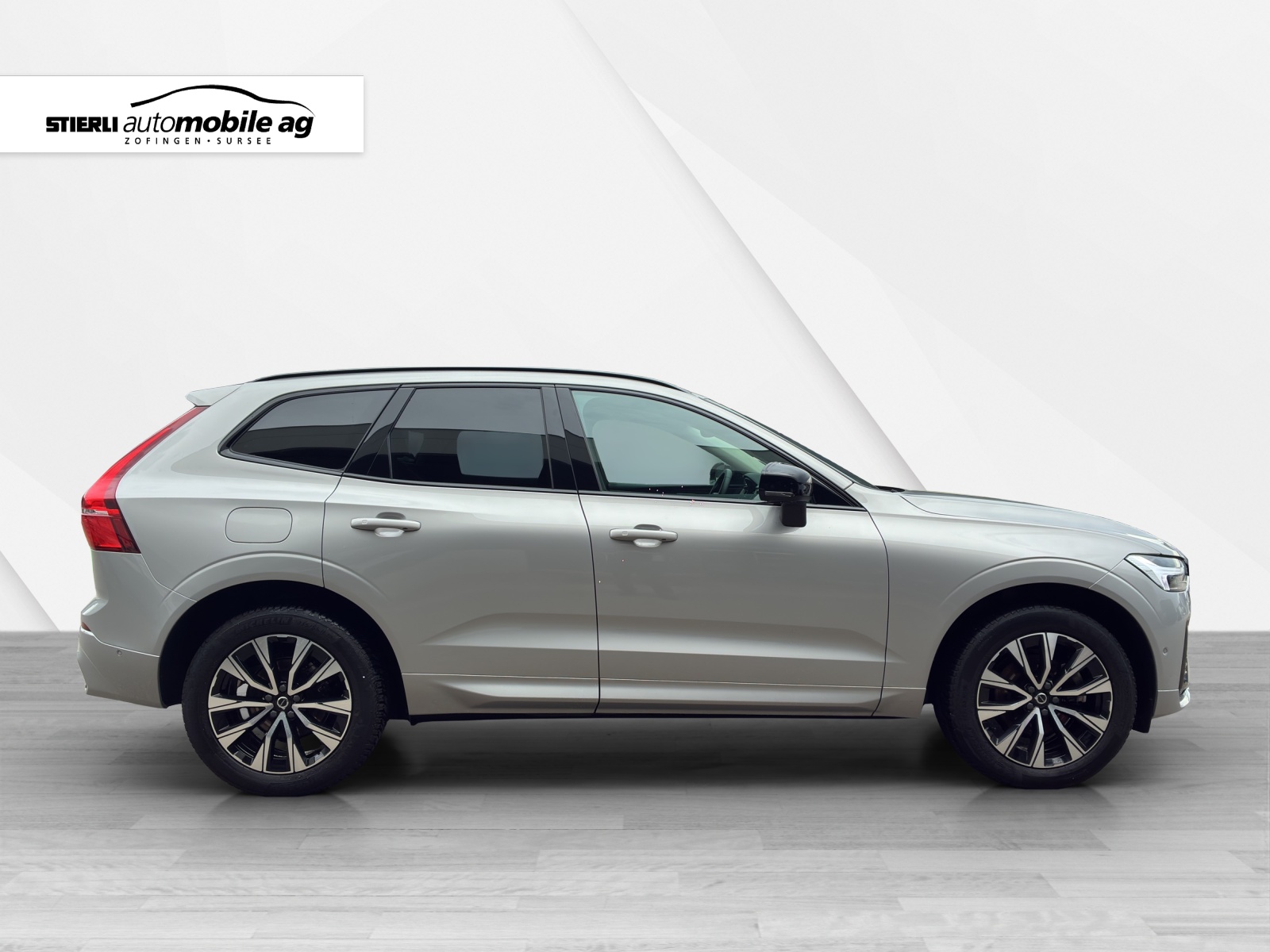 VOLVO XC60 2.0 B5 MH Plus Dark AWD-image-3