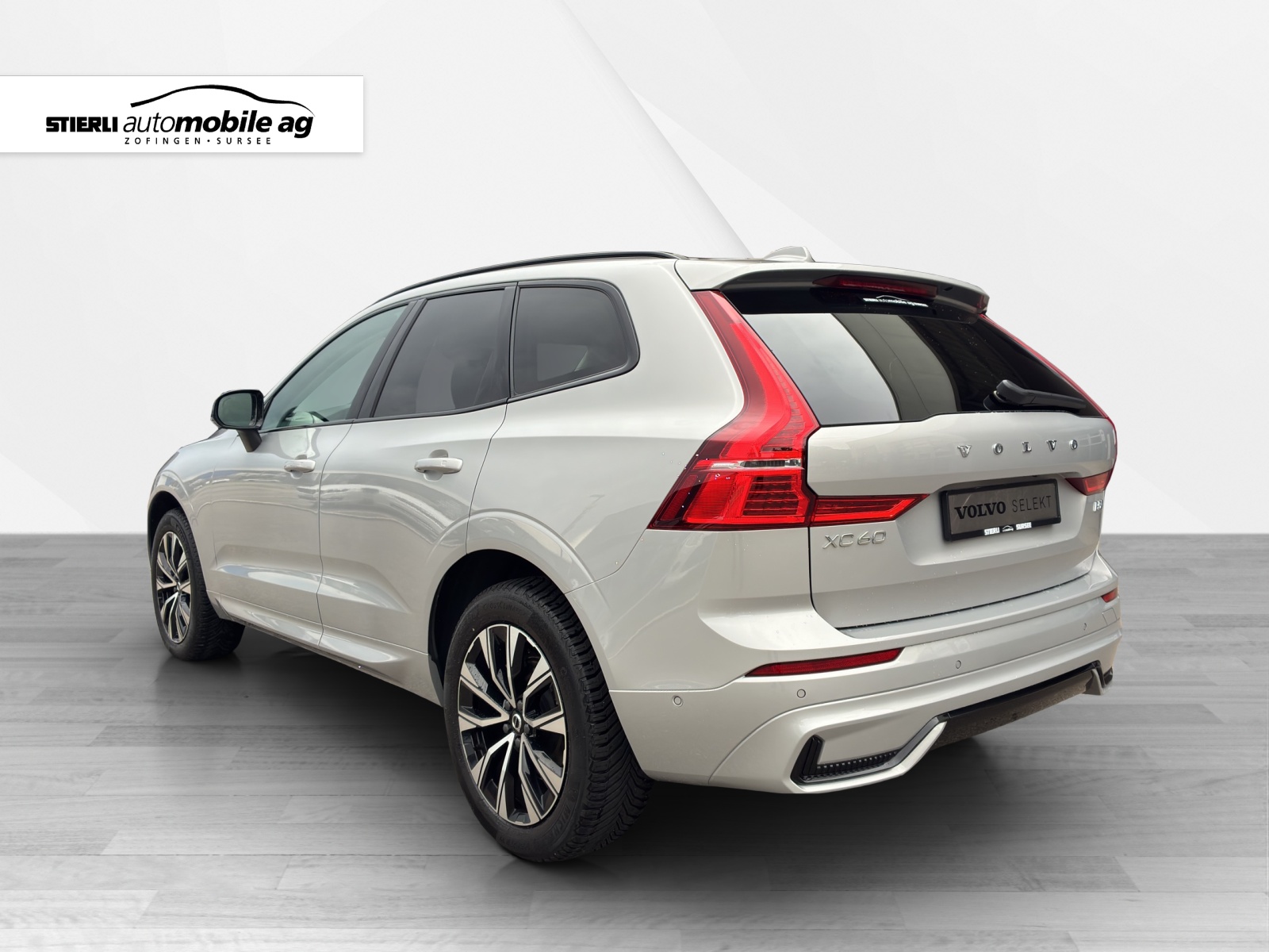 VOLVO XC60 2.0 B5 MH Plus Dark AWD-image-6