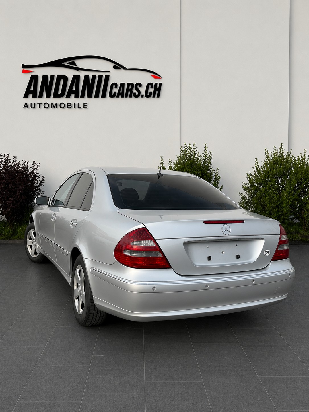 MERCEDES-BENZ E 320 CDI Avantgarde Automatic-image-3