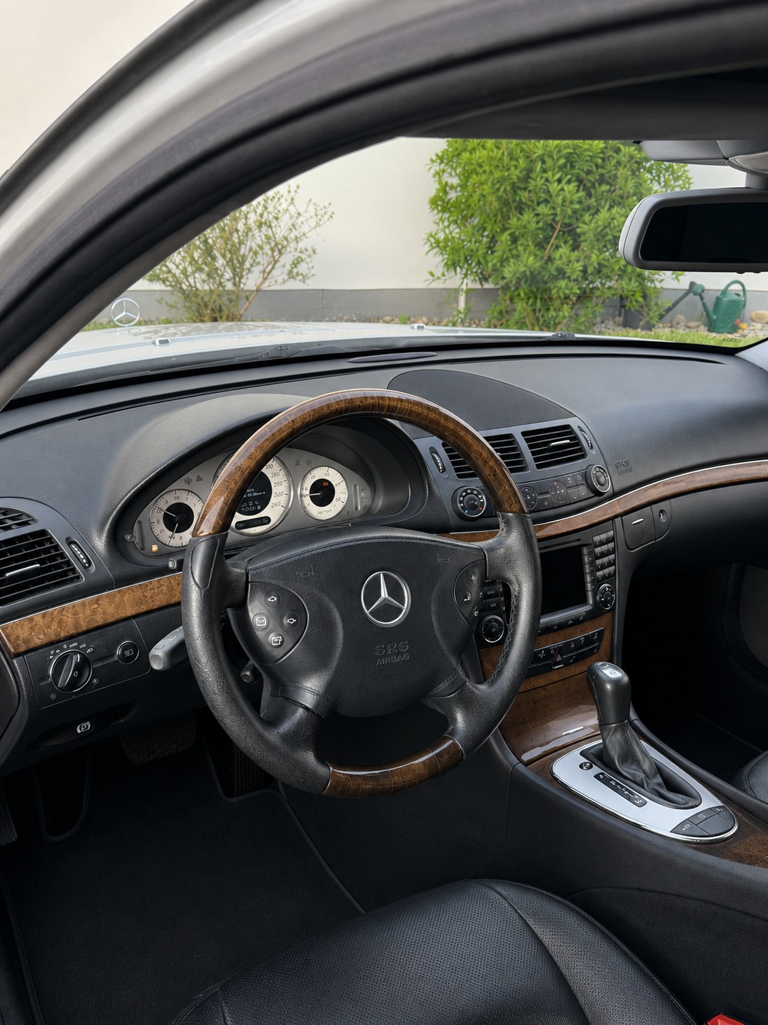 MERCEDES-BENZ E 320 CDI Avantgarde Automatic-image-4