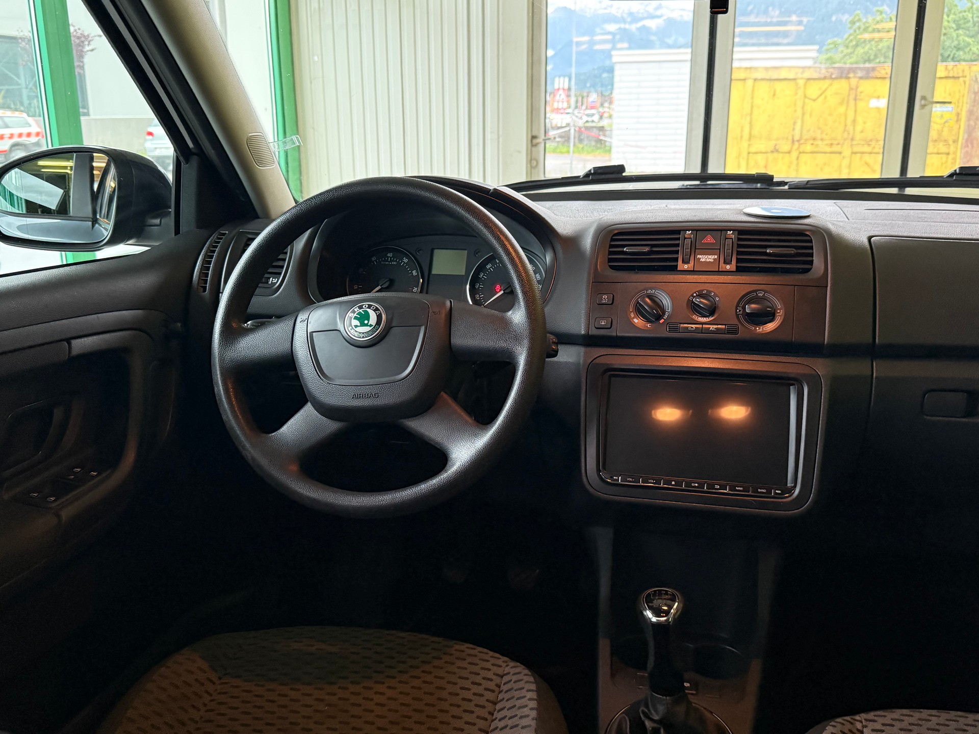 SKODA Fabia 1.2 TSI Classic-image-12