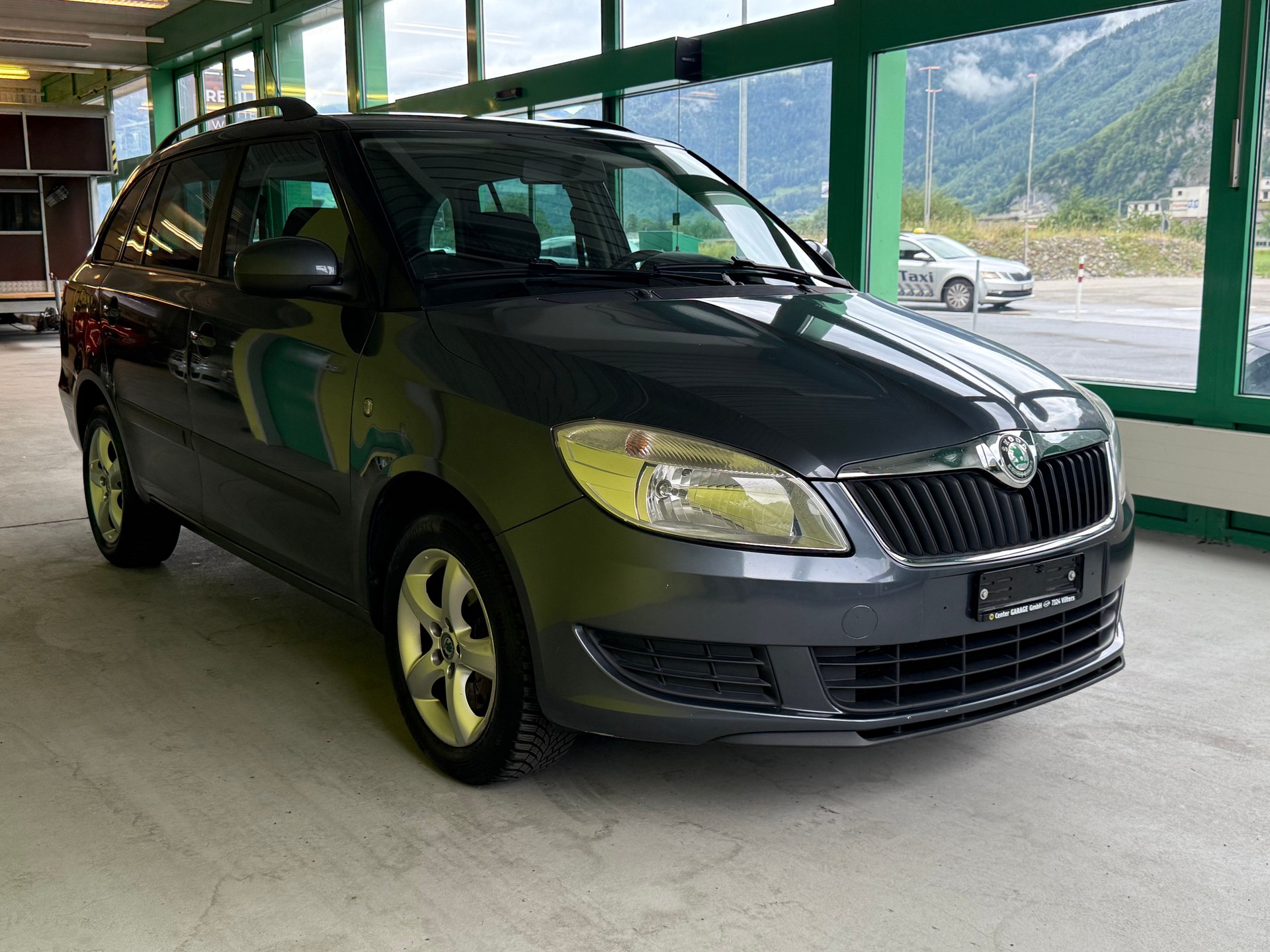 SKODA Fabia 1.2 TSI Classic-image-3