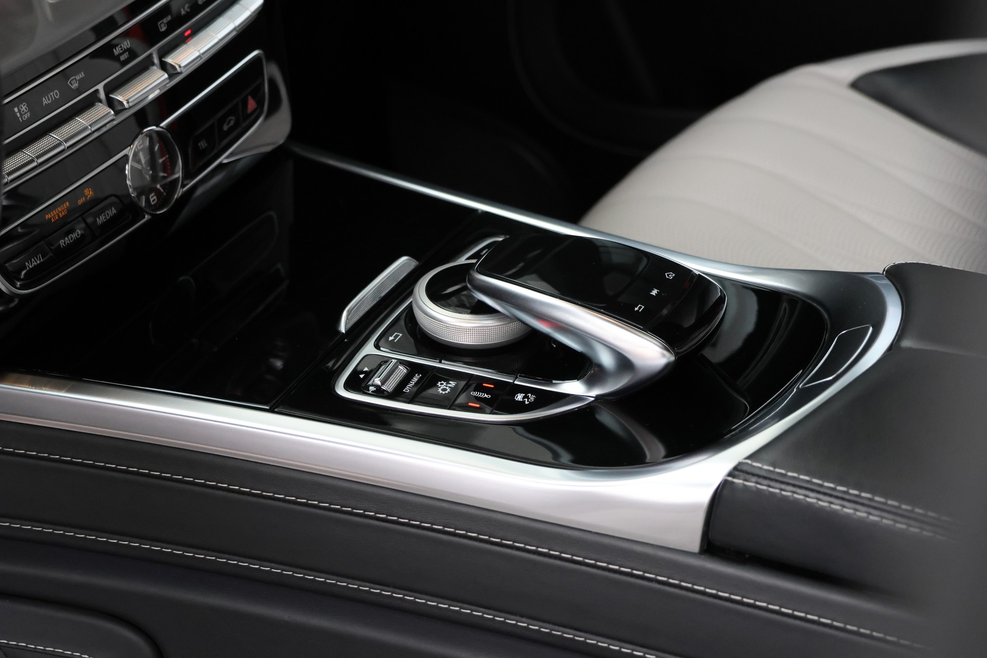 MERCEDES-BENZ G 63 AMG Speedshift Plus G-Tronic "G Manufaktur"-image-11