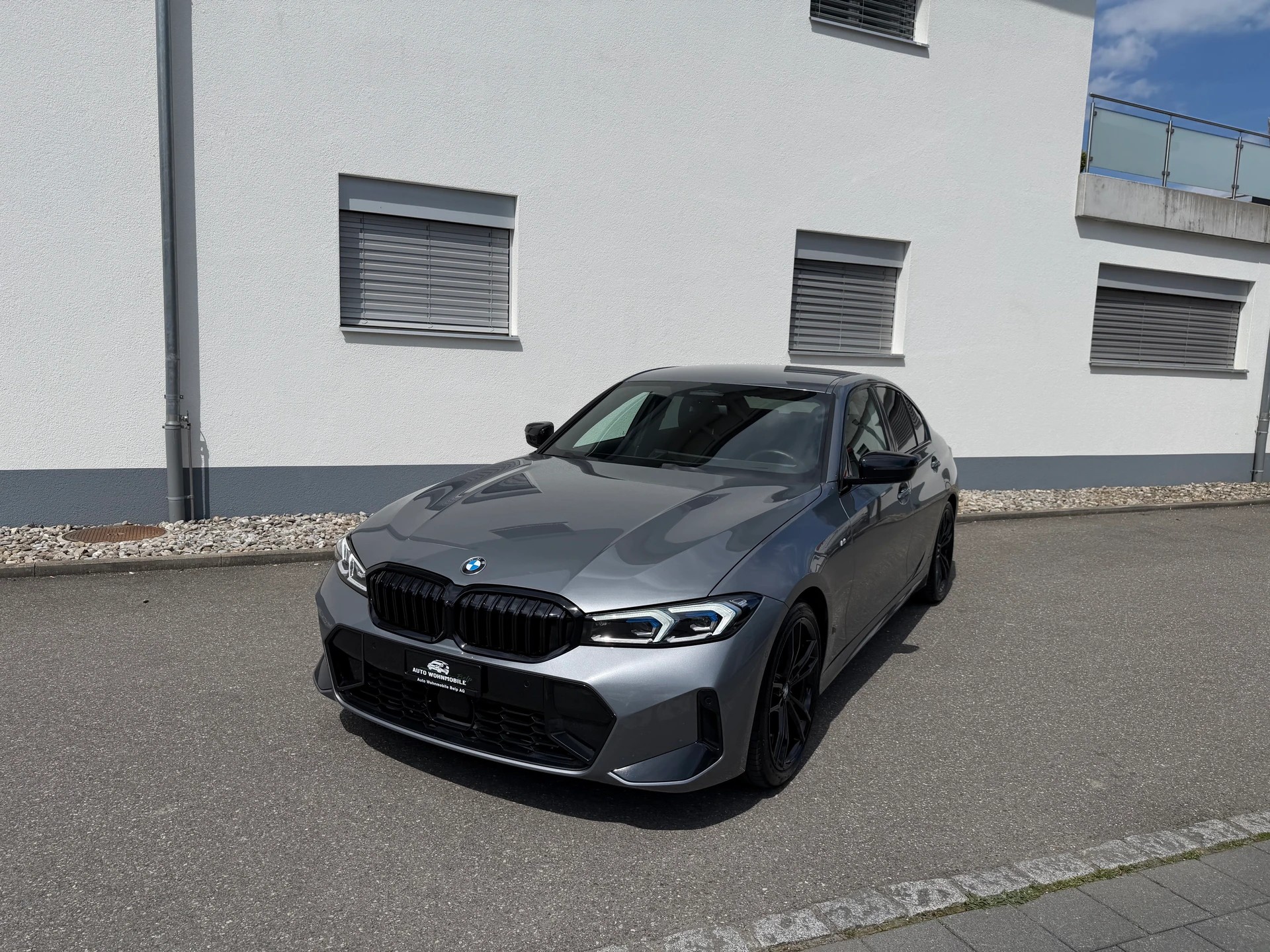 BMW 320d xDrive 48V Steptronic M Sport-image-9