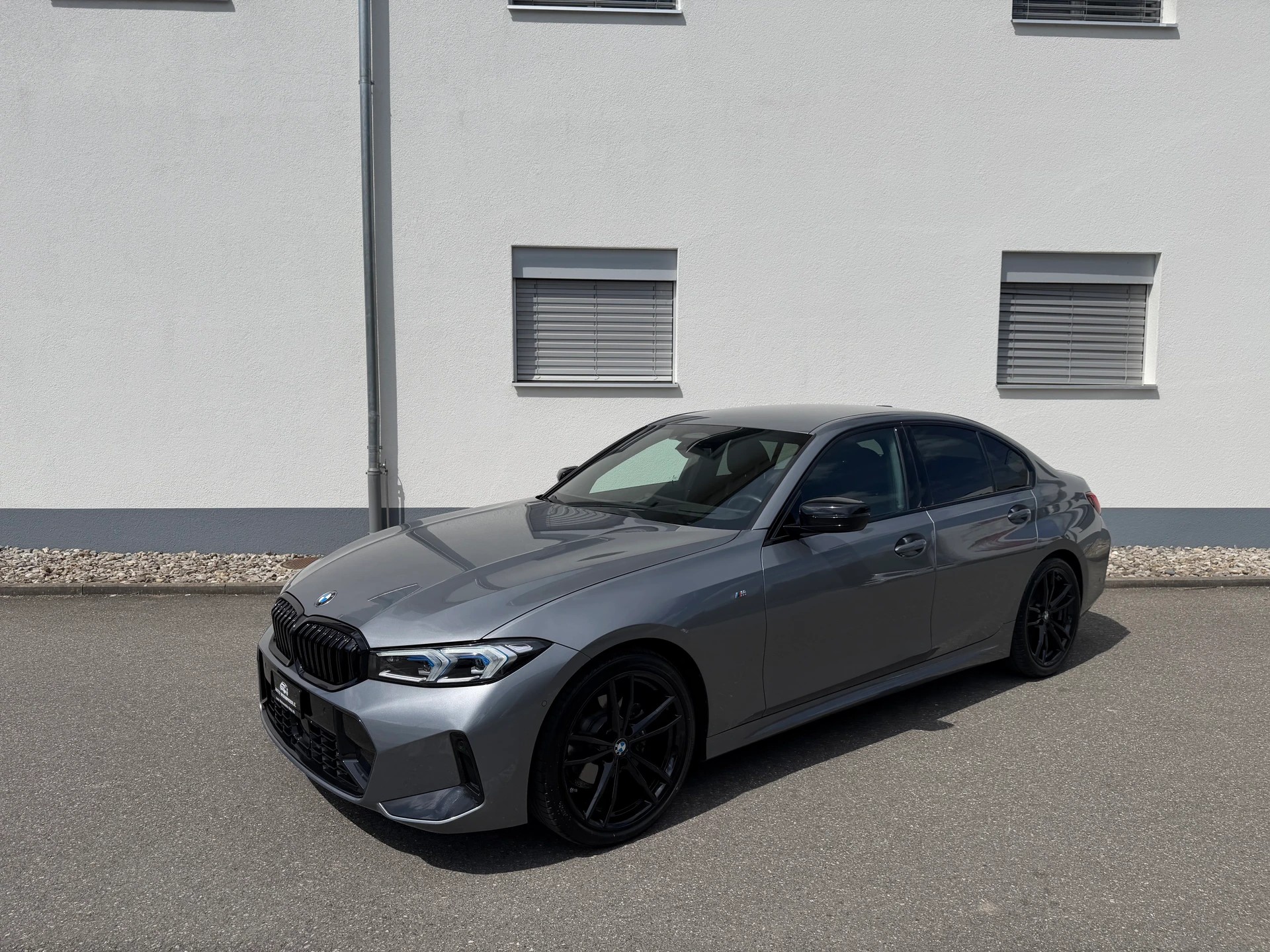 BMW 320d xDrive 48V Steptronic M Sport-image-10