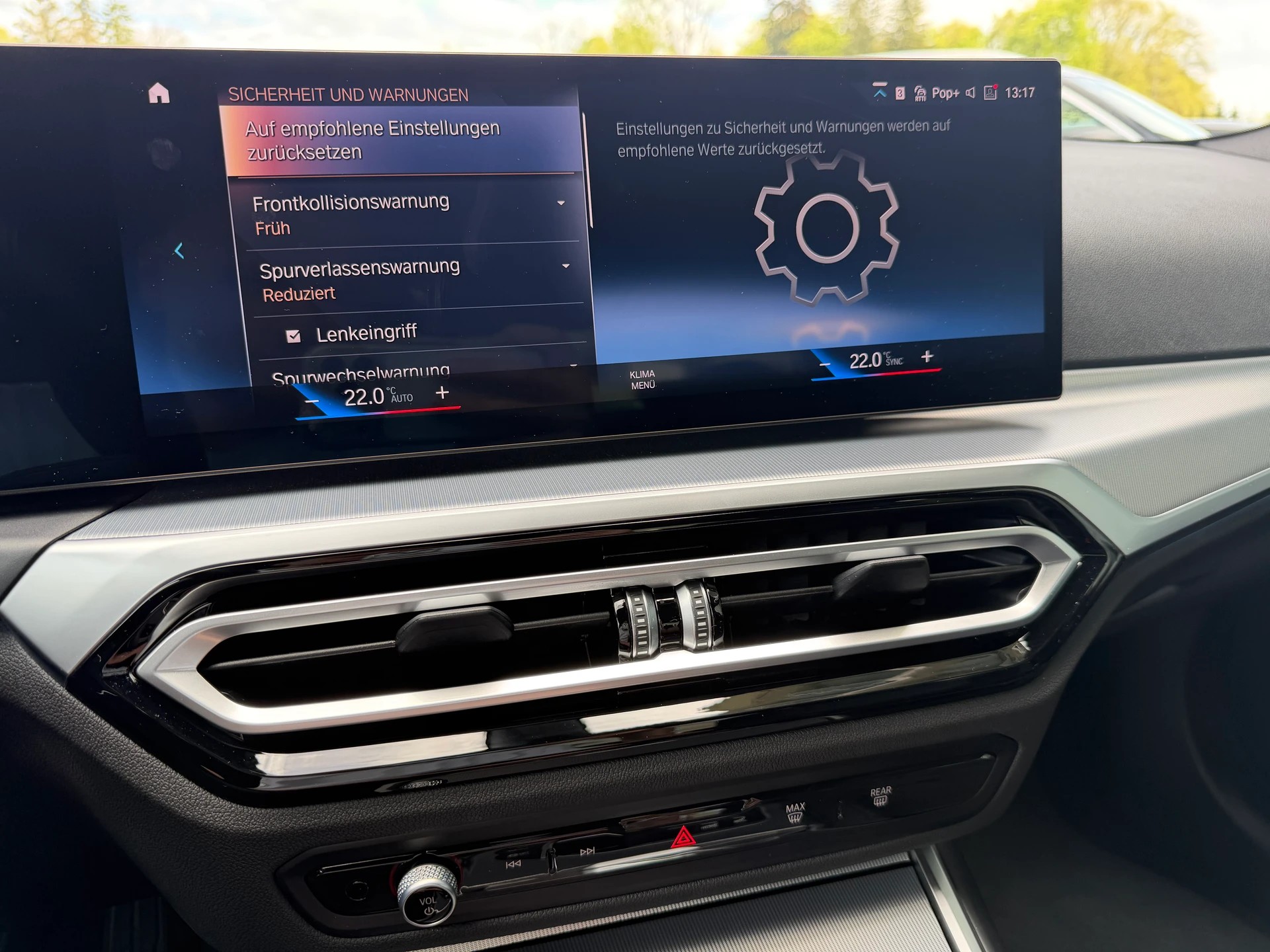 BMW 320d xDrive 48V Steptronic M Sport-image-25