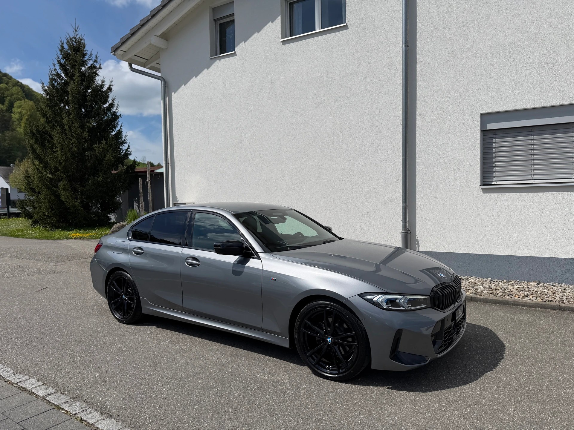 BMW 320d xDrive 48V Steptronic M Sport-image-2