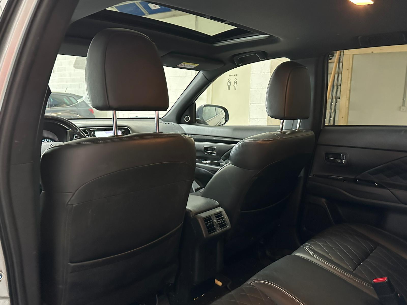 MITSUBISHI Outlander 2.4 PHEV Diamond 4WD Automatic-image-9