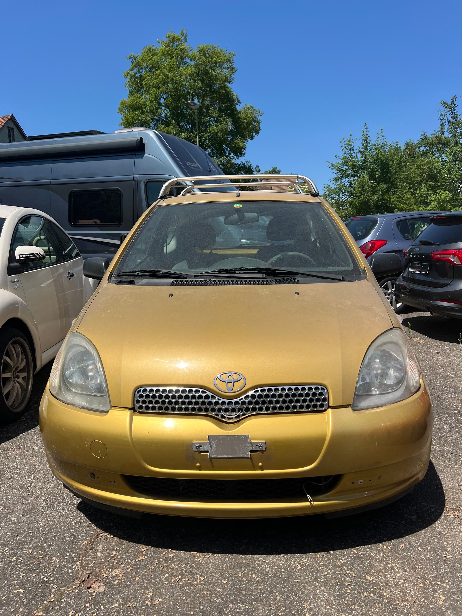 TOYOTA Yaris 1.0 Linea Terra-image-0