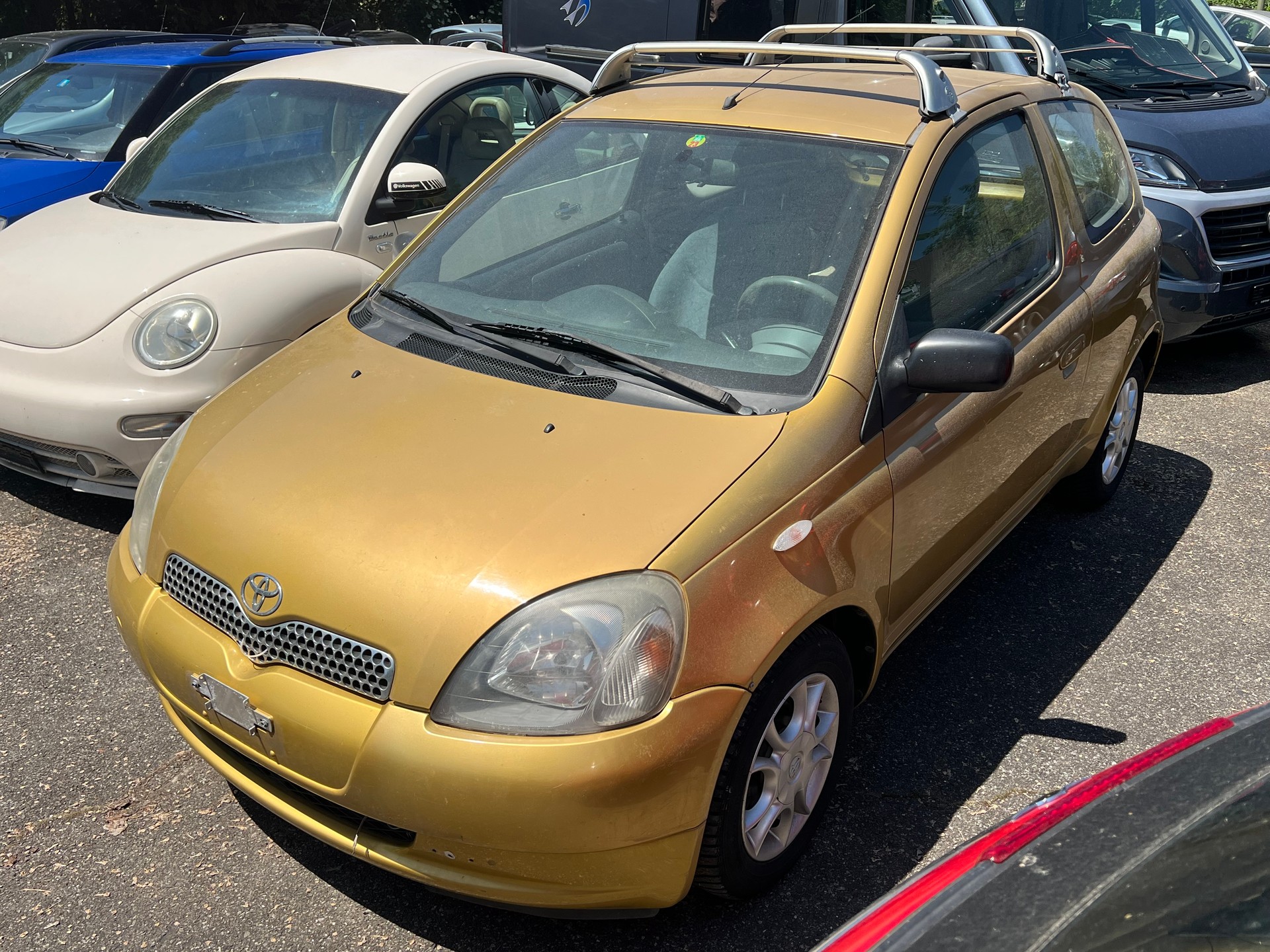 TOYOTA Yaris 1.0 Linea Terra-image-1