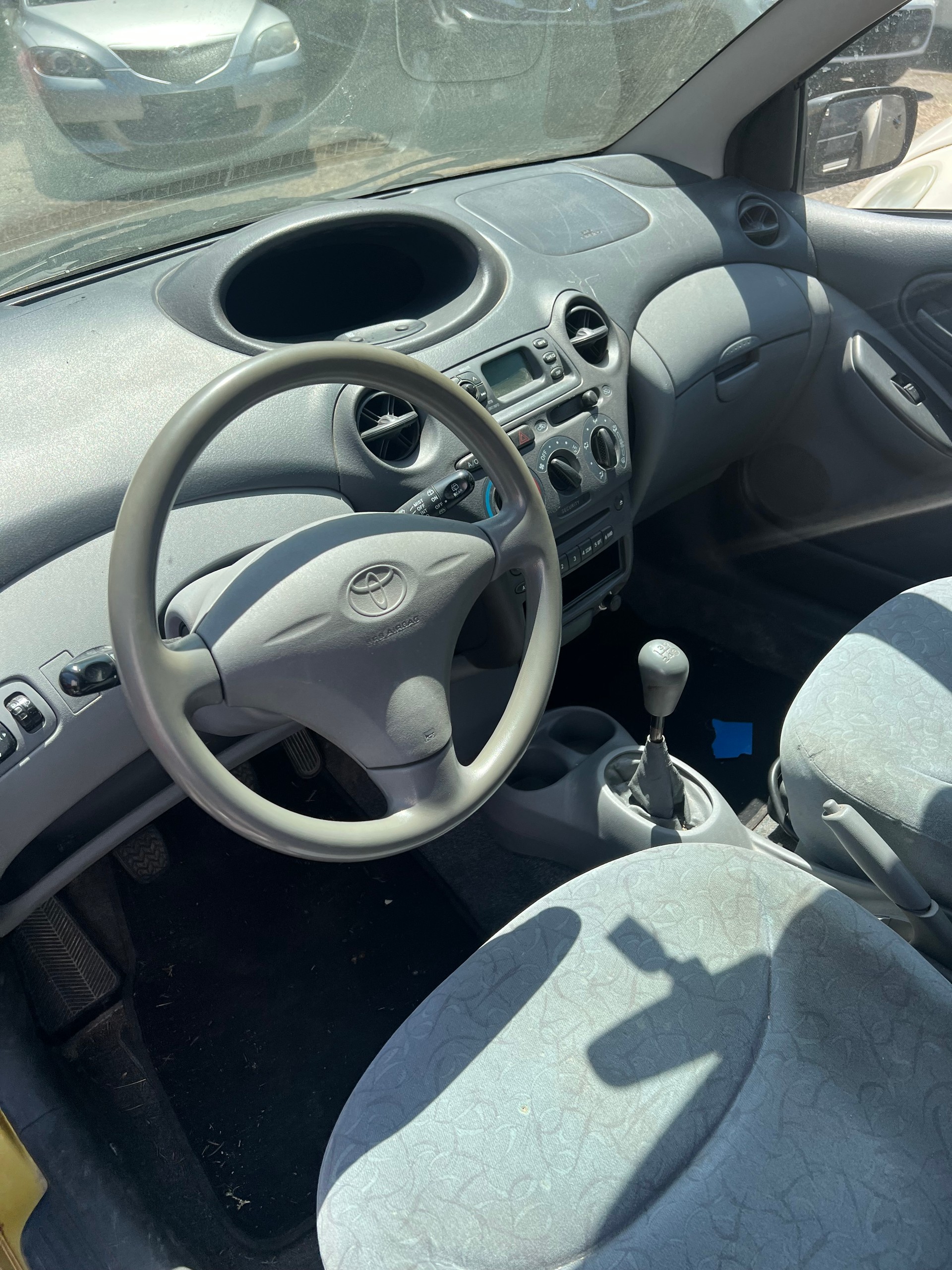 TOYOTA Yaris 1.0 Linea Terra-image-7