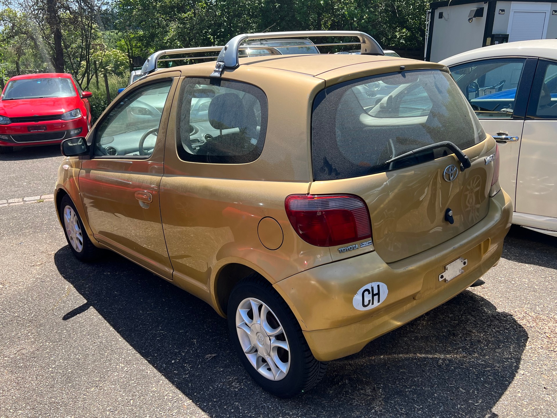 TOYOTA Yaris 1.0 Linea Terra-image-3
