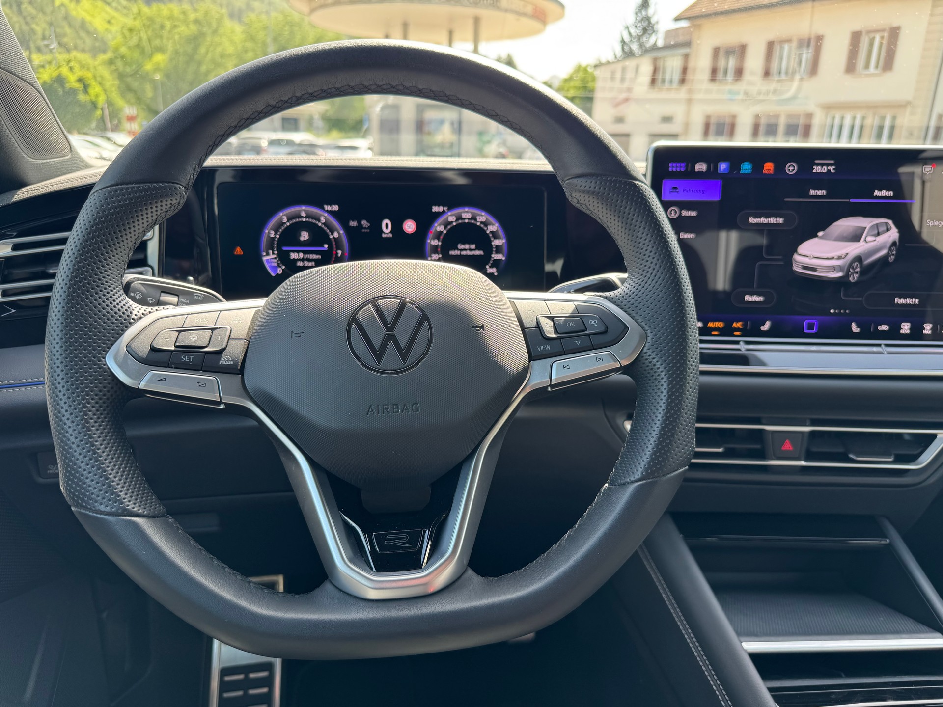 VW Tiguan 2.0 TSI DSG R-Line 4Motion-image-13