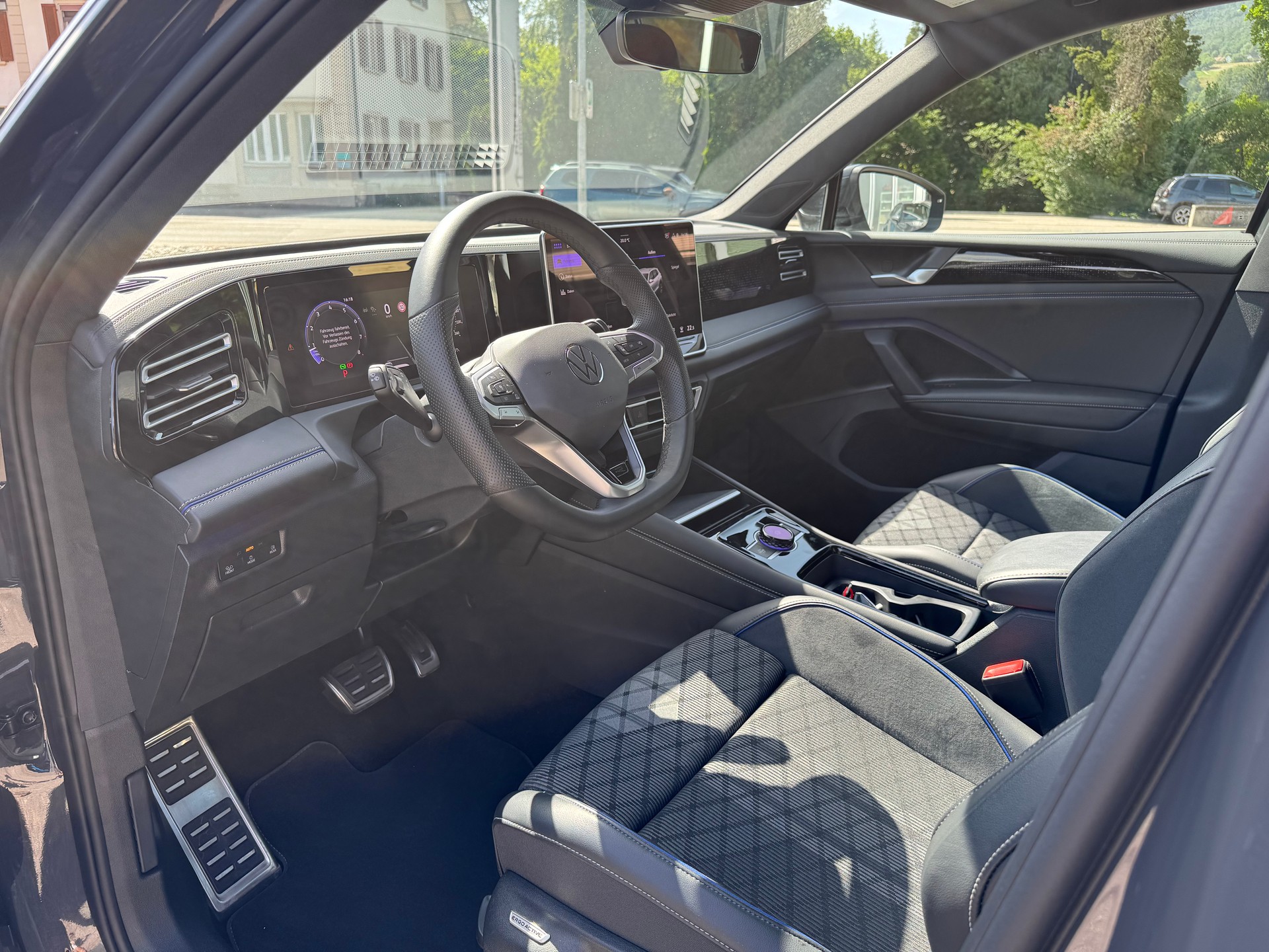VW Tiguan 2.0 TSI DSG R-Line 4Motion-image-9