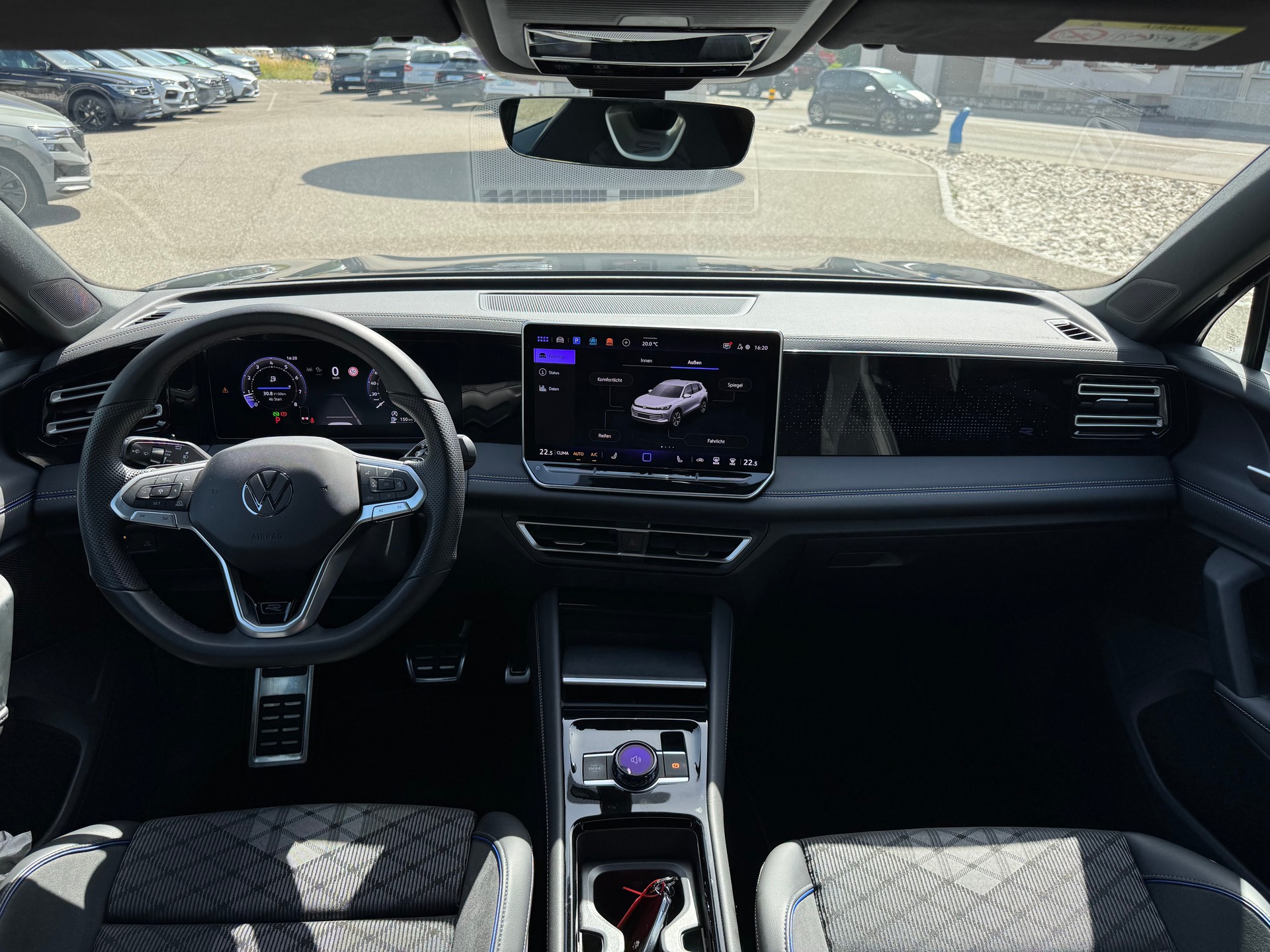 VW Tiguan 2.0 TSI DSG R-Line 4Motion-image-12