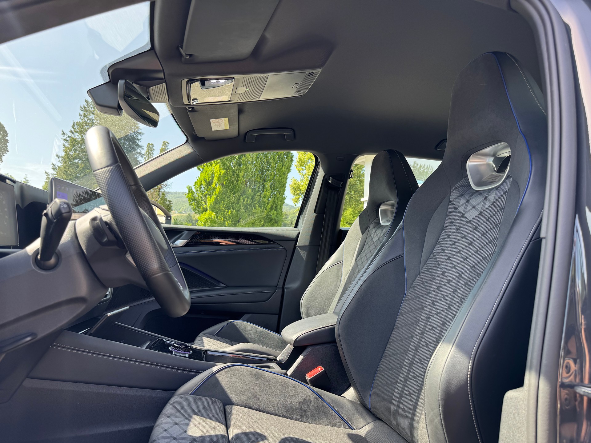 VW Tiguan 2.0 TSI DSG R-Line 4Motion-image-10