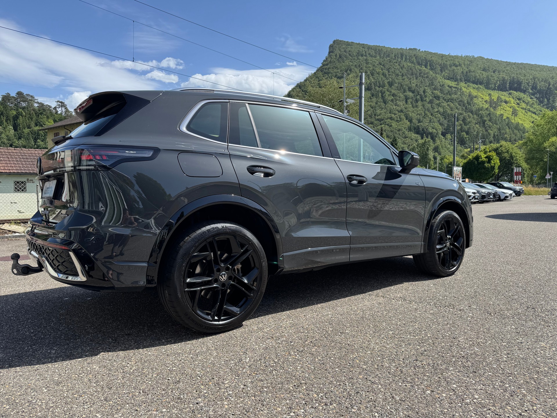 VW Tiguan 2.0 TSI DSG R-Line 4Motion-image-4
