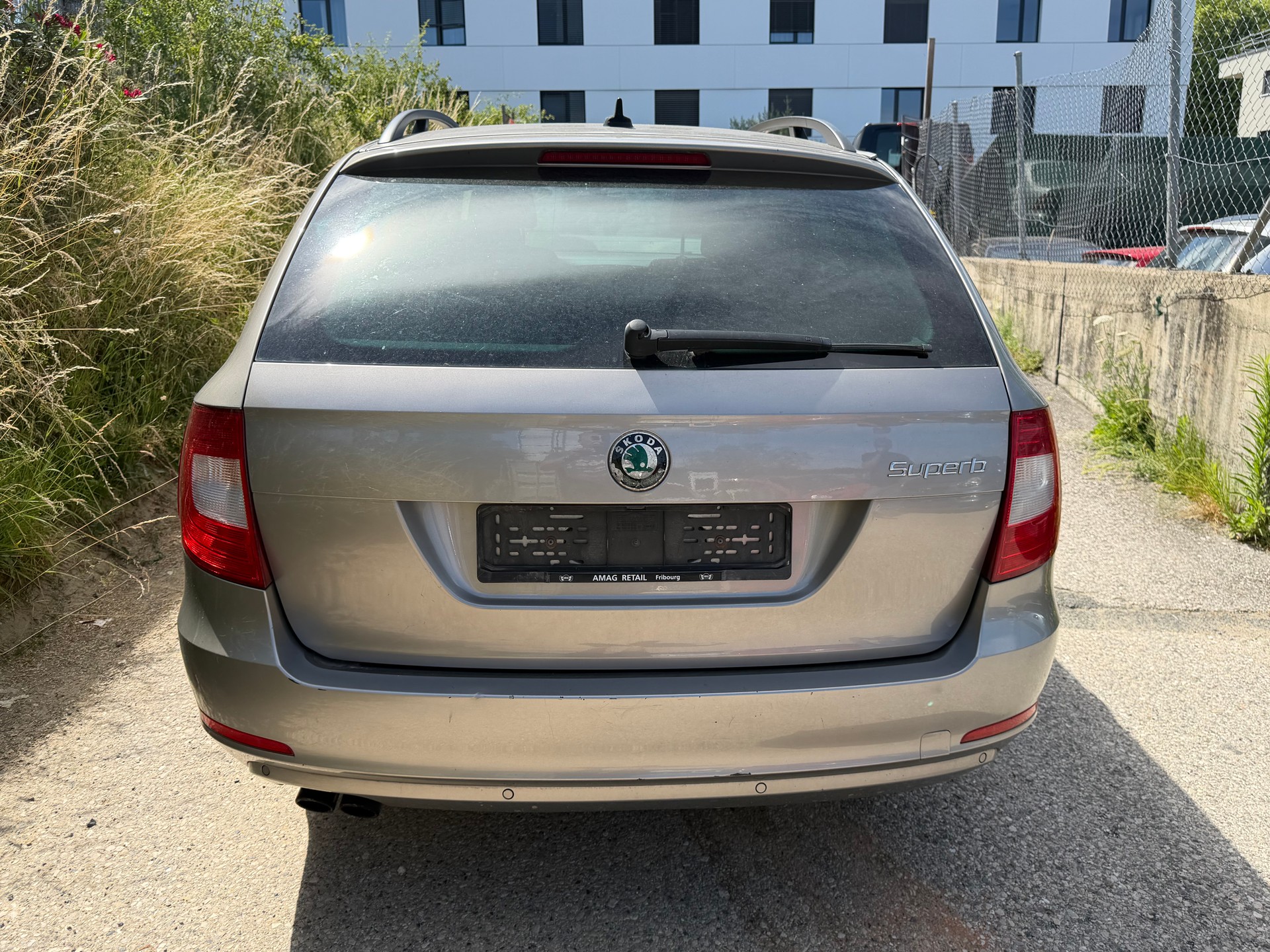 SKODA Superb Combi 1.8 TSI Ambition DSG-image-3