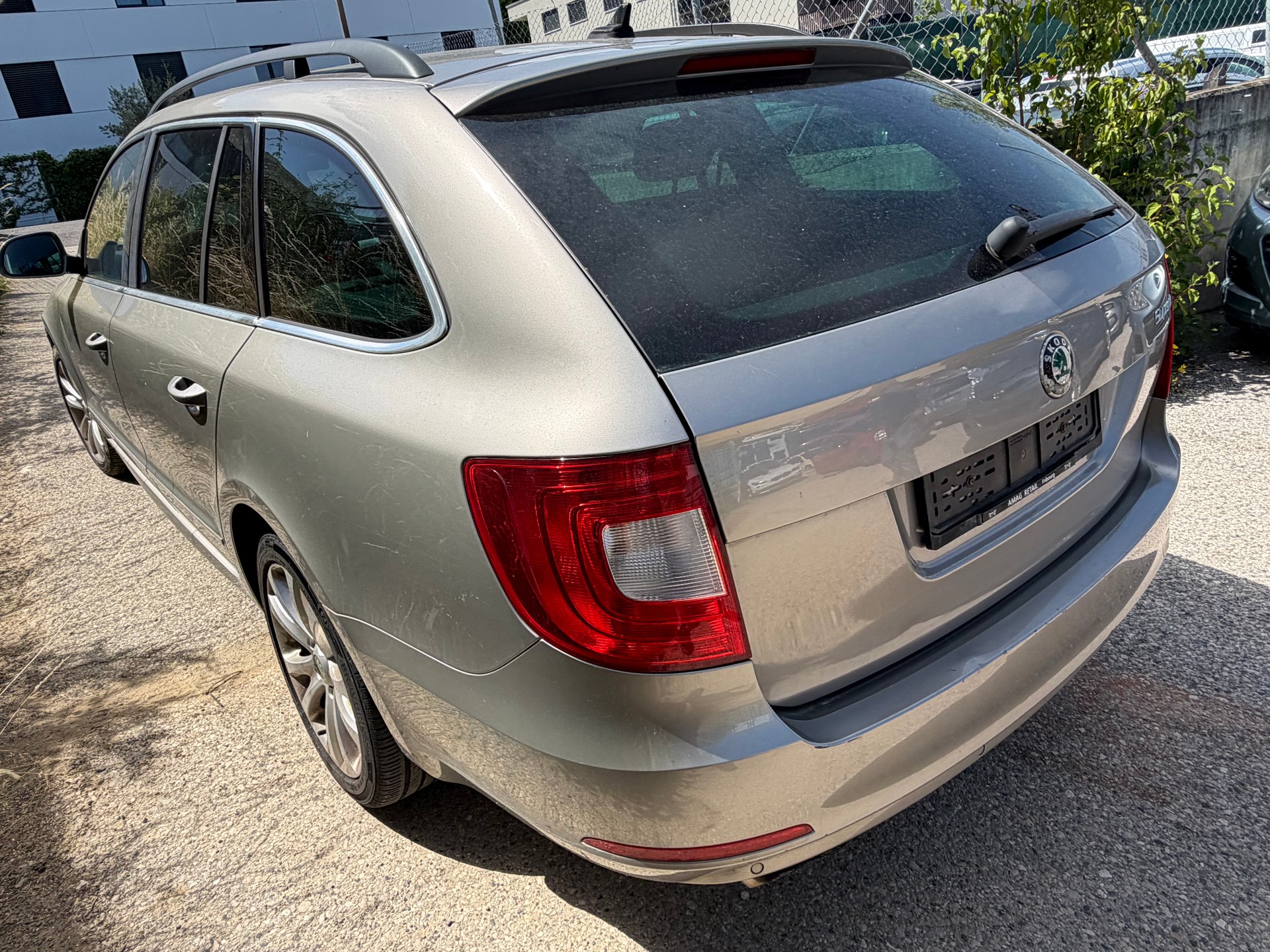 SKODA Superb Combi 1.8 TSI Ambition DSG-image-4