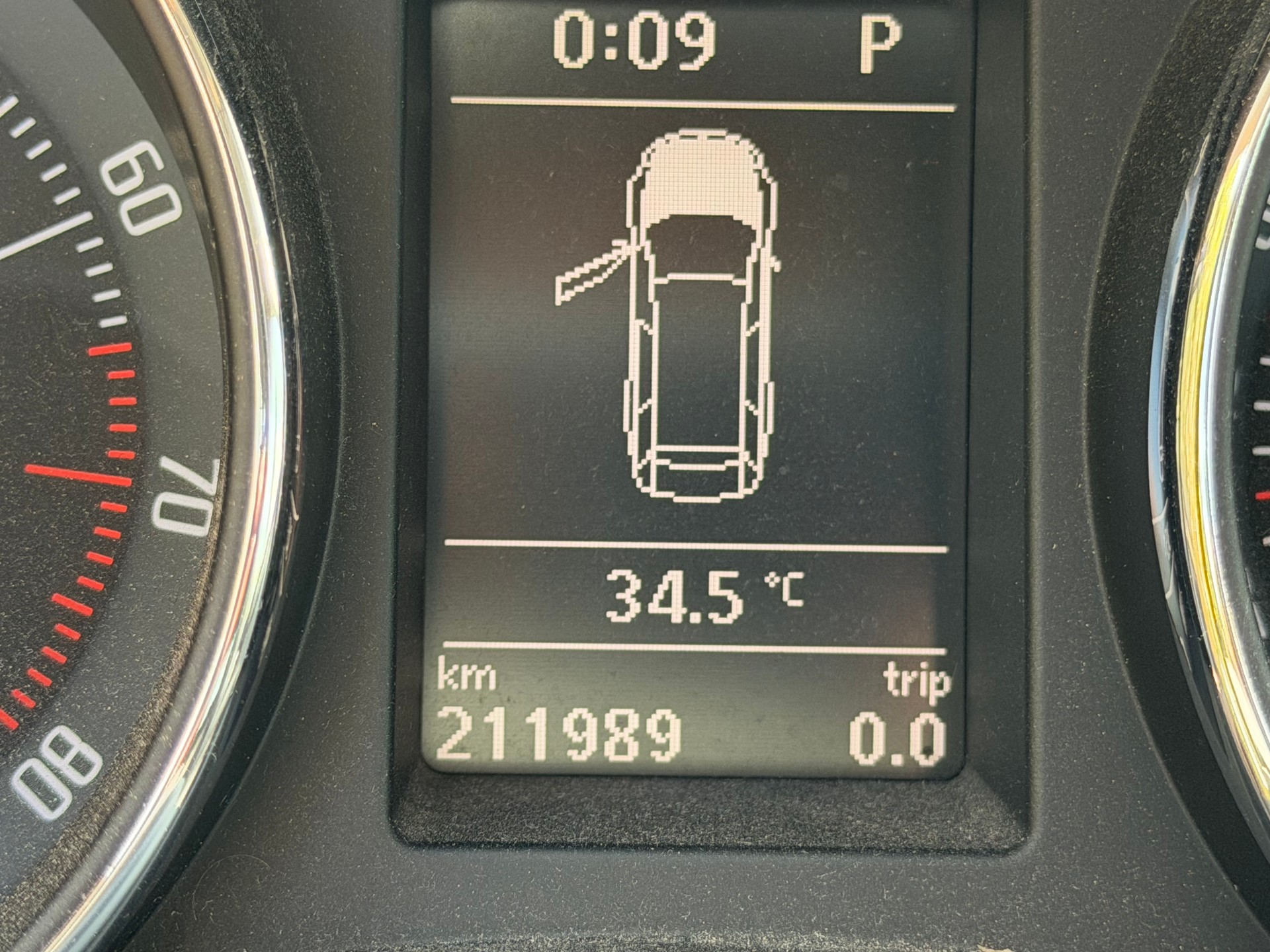 SKODA Superb Combi 1.8 TSI Ambition DSG-image-8