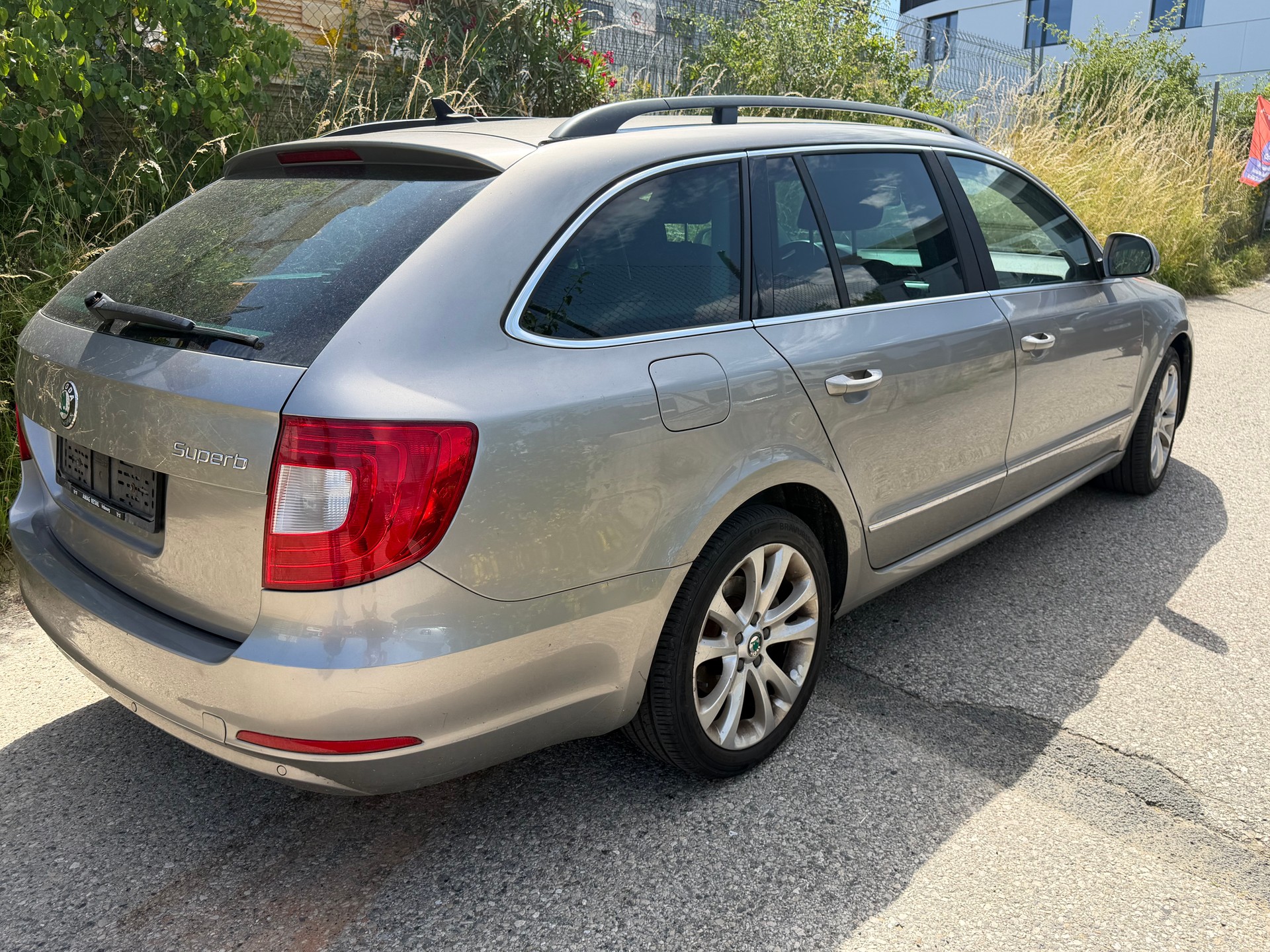SKODA Superb Combi 1.8 TSI Ambition DSG-image-5