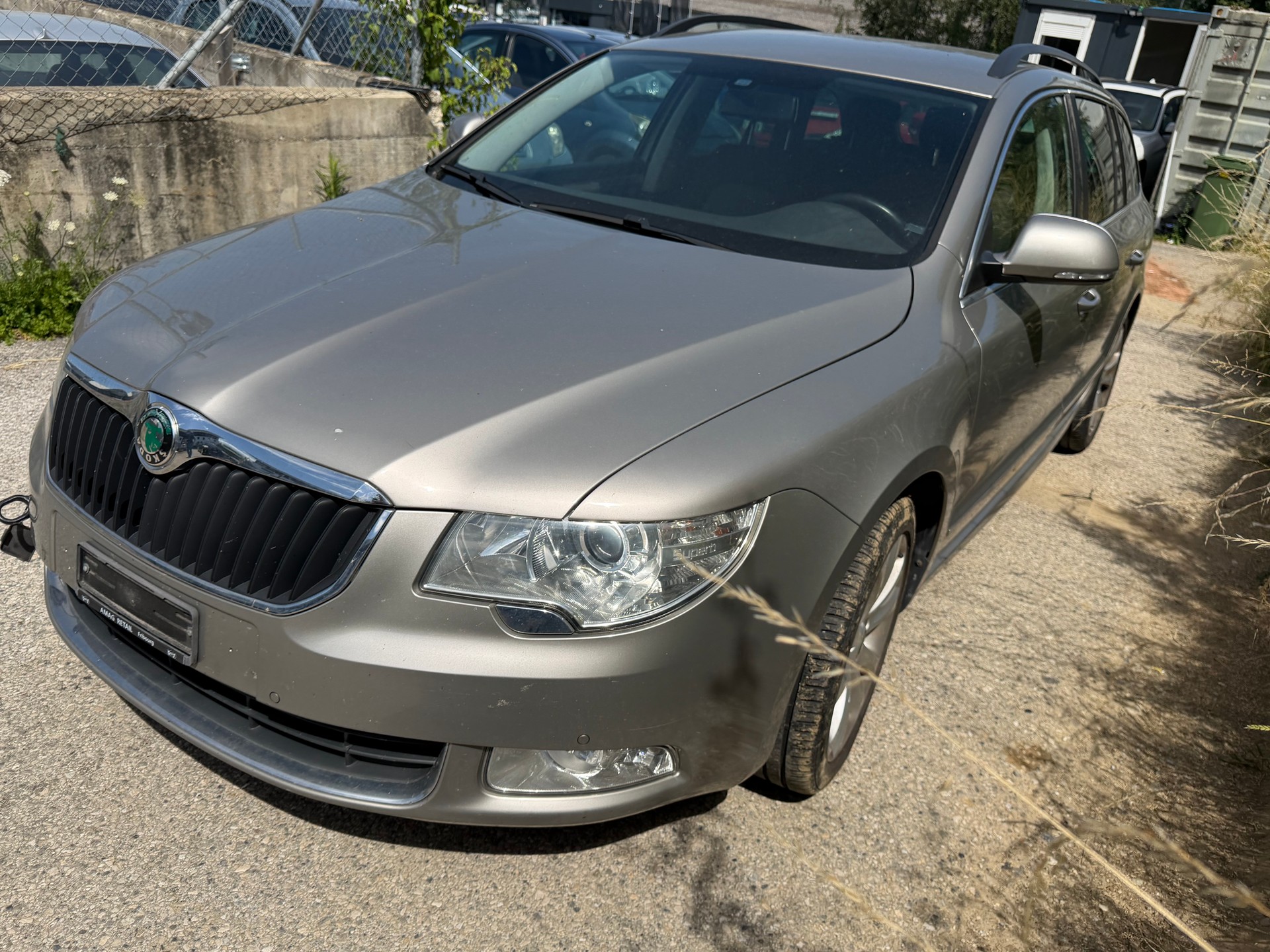 SKODA Superb Combi 1.8 TSI Ambition DSG-image-2