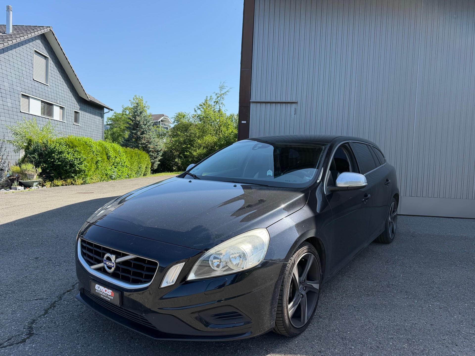 VOLVO V60 T5 R-Design-image-2