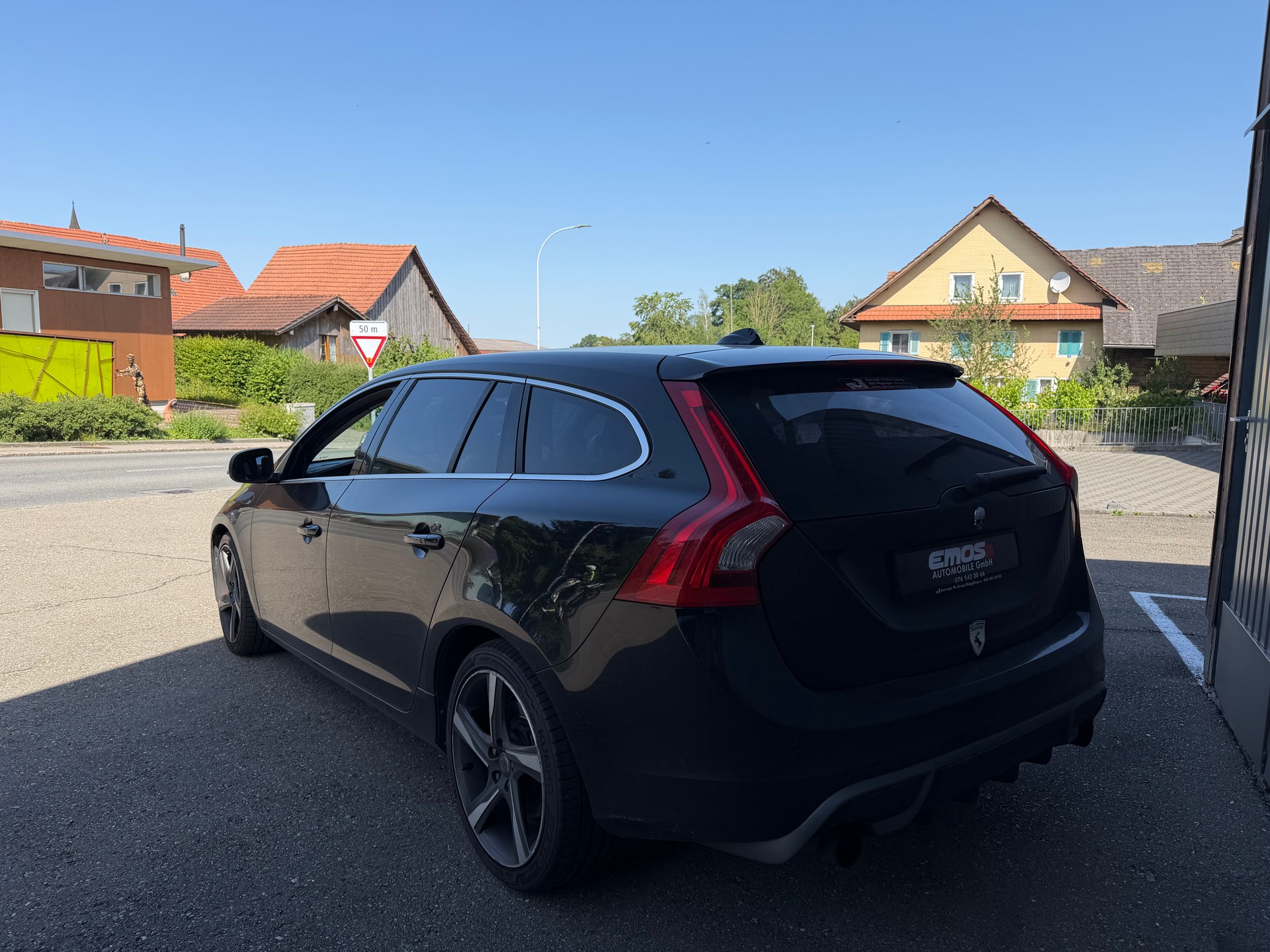 VOLVO V60 T5 R-Design-image-5