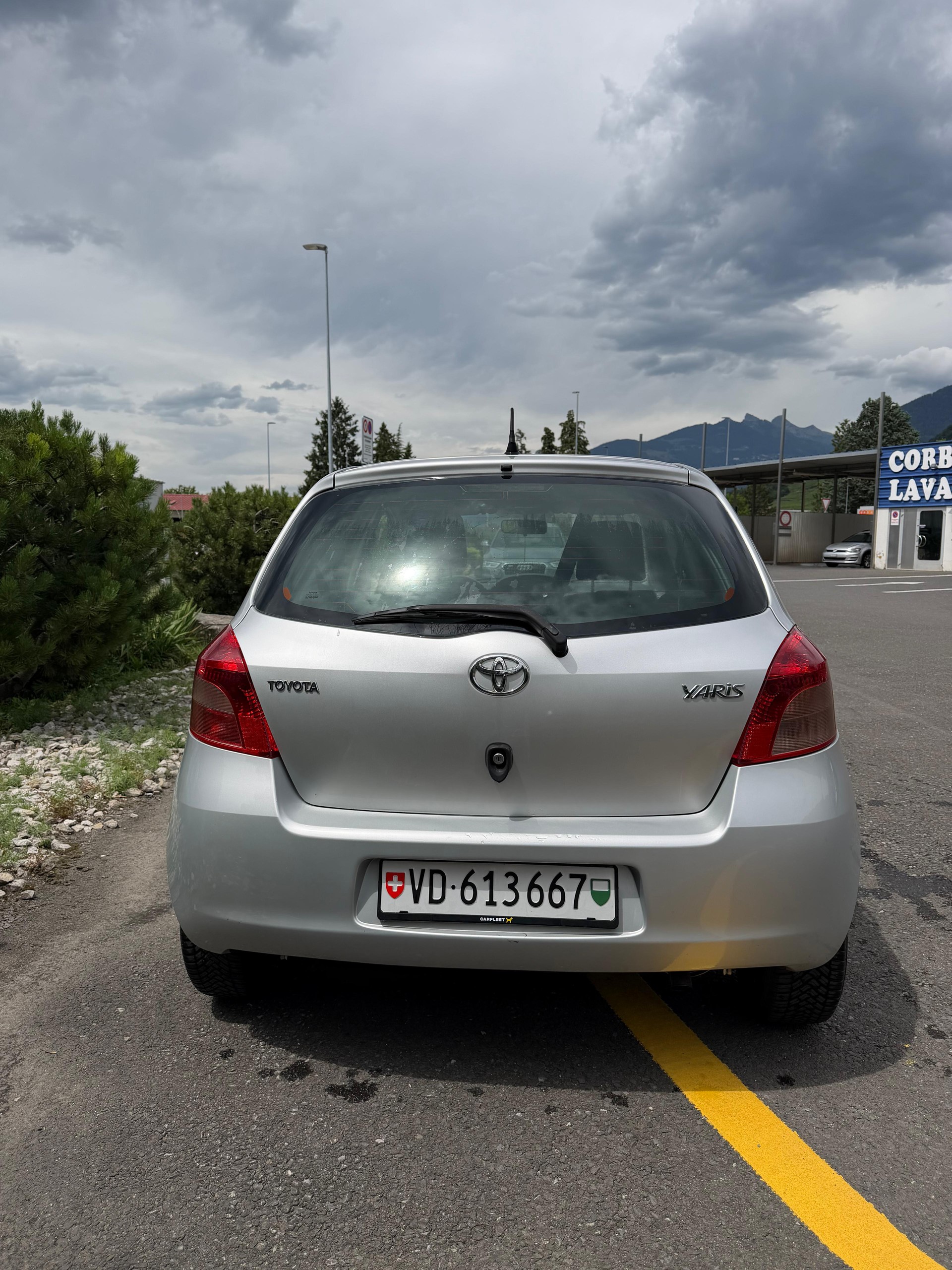 TOYOTA Yaris 1.3 Linea Sol-image-5