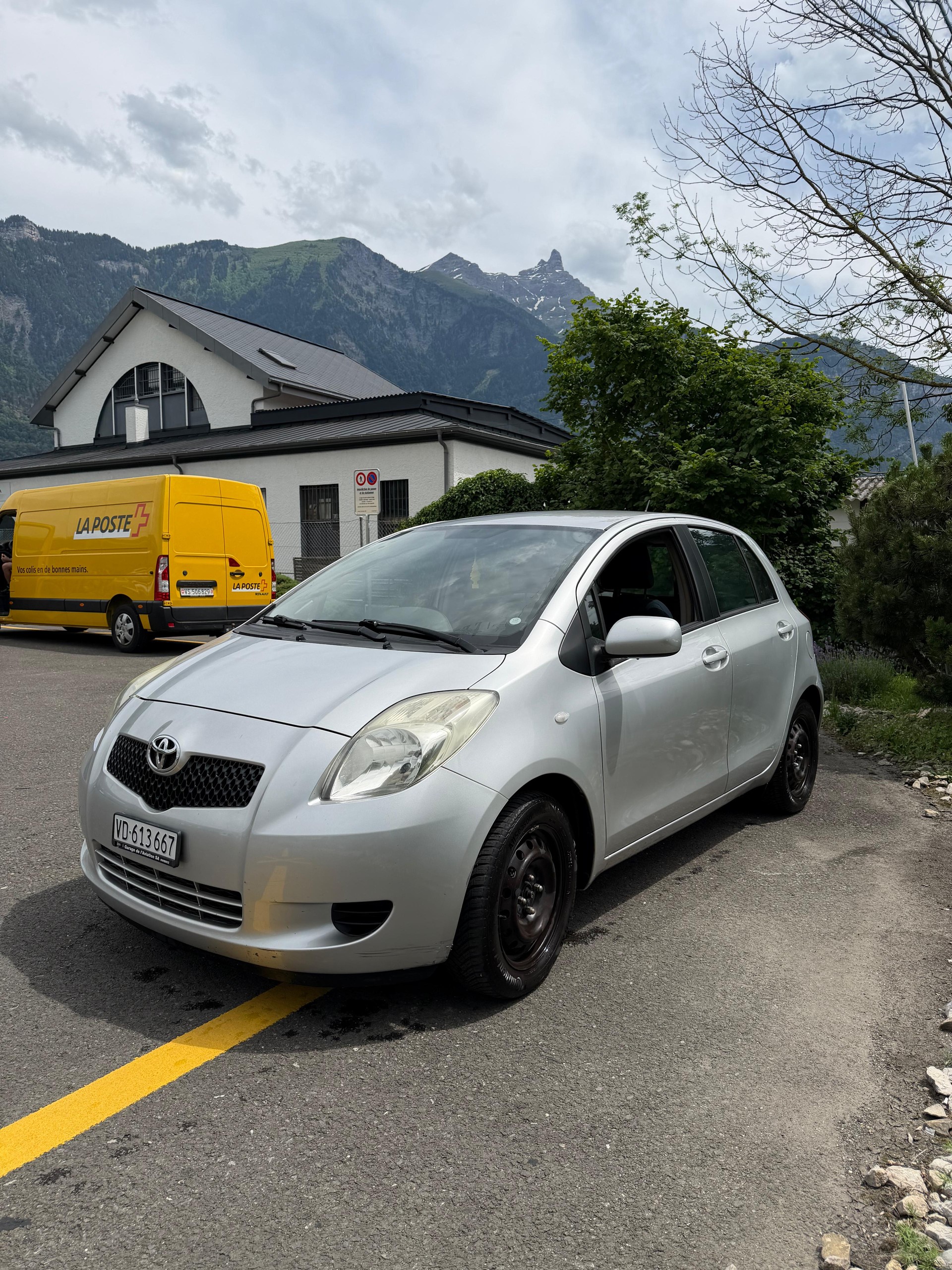 TOYOTA Yaris 1.3 Linea Sol-image-0