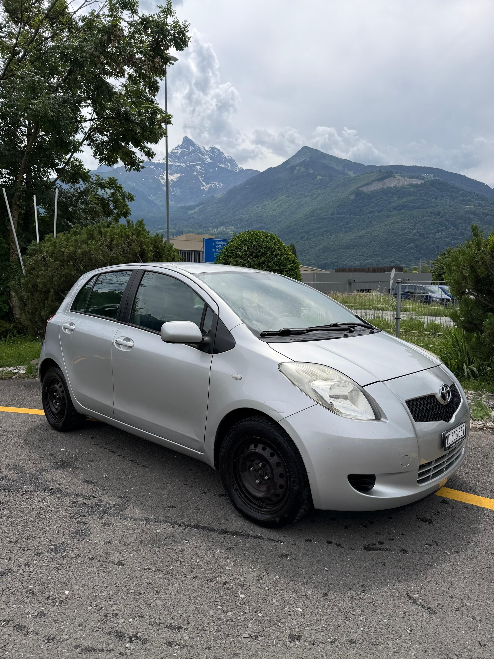 TOYOTA Yaris 1.3 Linea Sol-image-1
