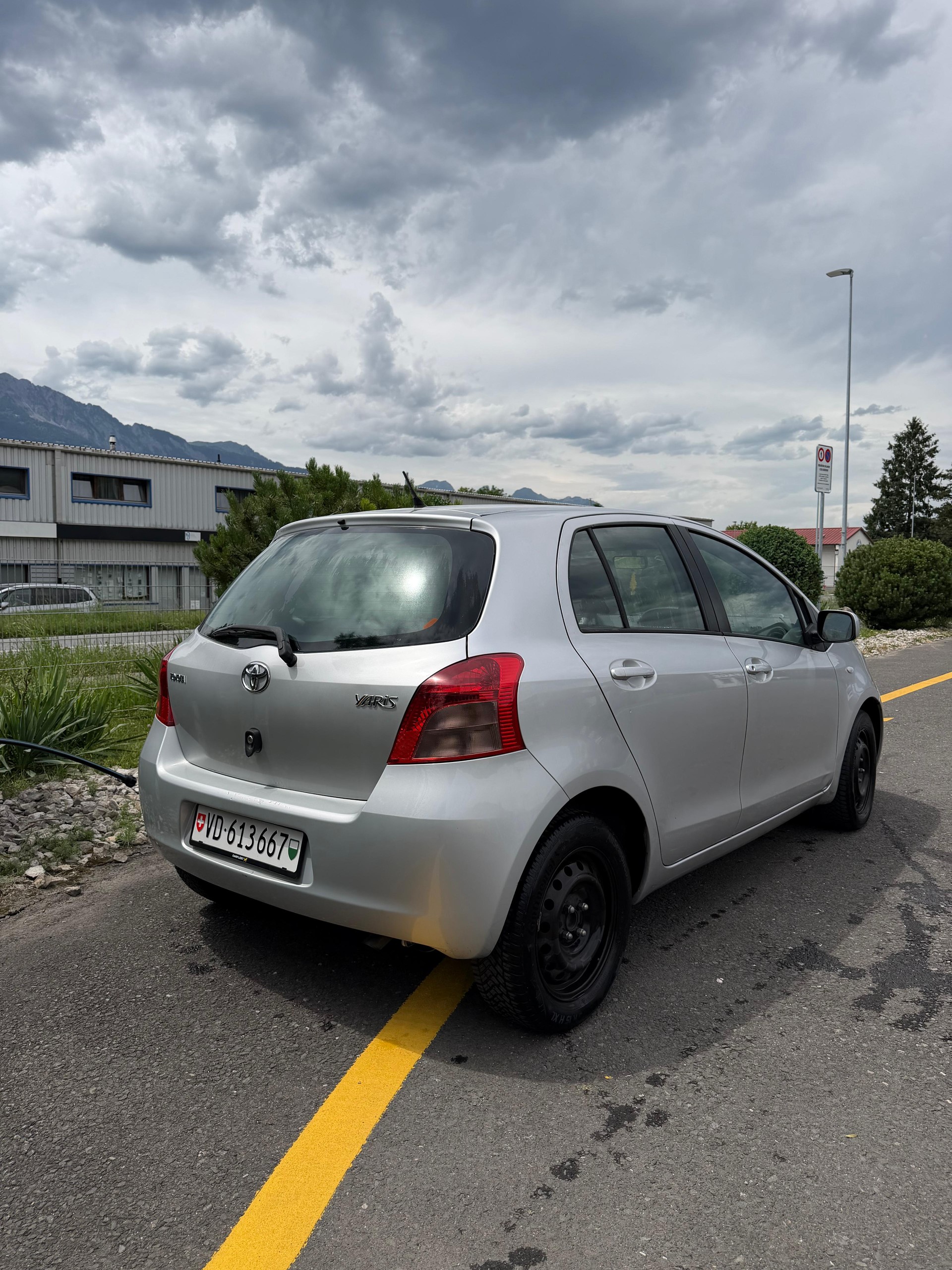 TOYOTA Yaris 1.3 Linea Sol-image-4