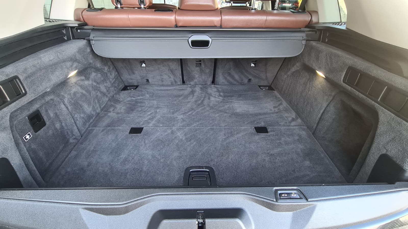 BMW X5 xDrive45e Steptronic ** 394 PS ** Voll-Leder ** Navi ** RF-Kamera 360° ** Panorama-Glasdach ** Sitzmemory ** Modell 2021 **-image-9