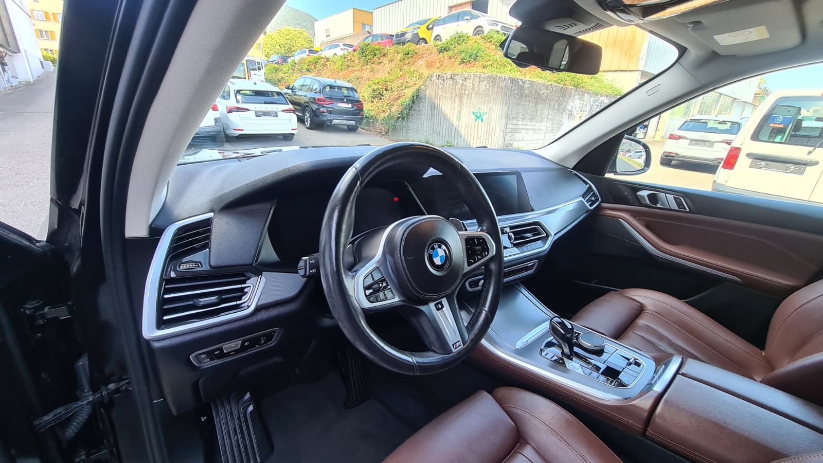 BMW X5 xDrive45e Steptronic ** 394 PS ** Voll-Leder ** Navi ** RF-Kamera 360° ** Panorama-Glasdach ** Sitzmemory ** Modell 2021 **-image-19