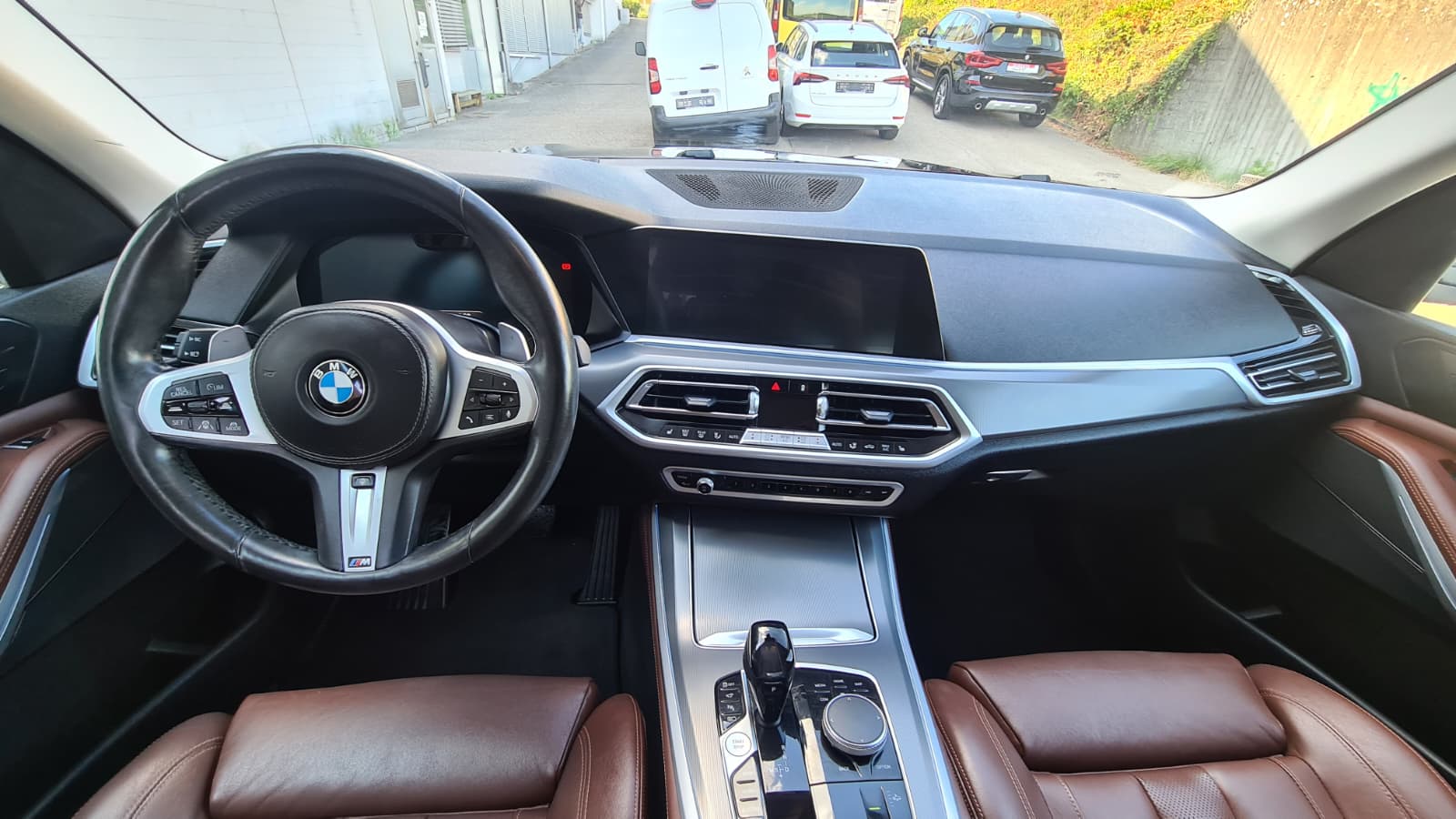 BMW X5 xDrive45e Steptronic ** 394 PS ** Voll-Leder ** Navi ** RF-Kamera 360° ** Panorama-Glasdach ** Sitzmemory ** Modell 2021 **-image-18