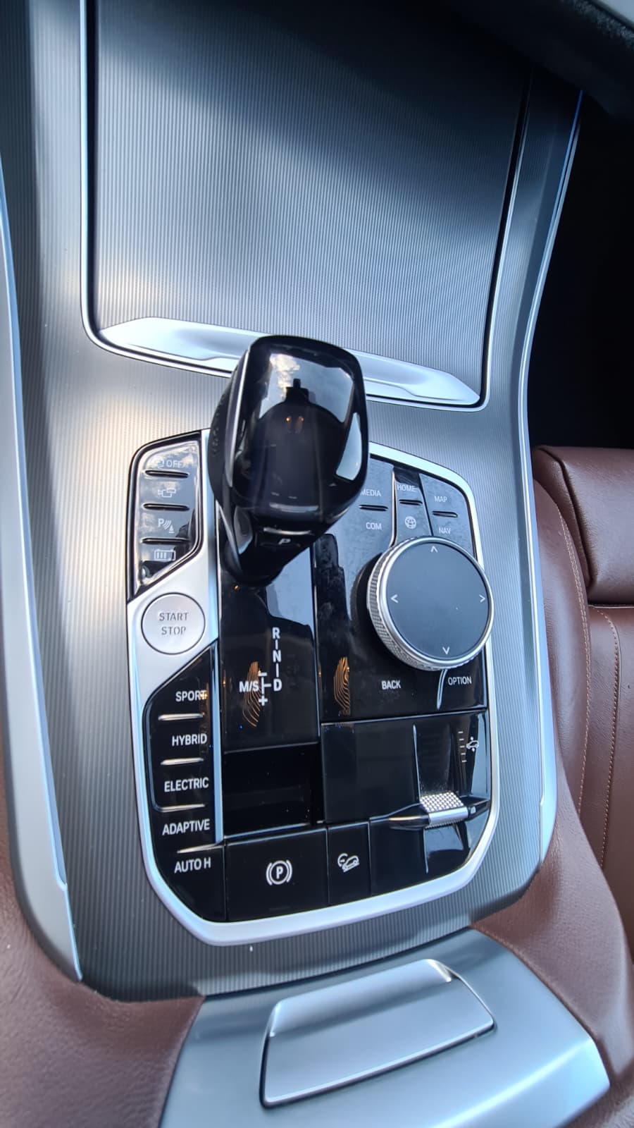 BMW X5 xDrive45e Steptronic ** 394 PS ** Voll-Leder ** Navi ** RF-Kamera 360° ** Panorama-Glasdach ** Sitzmemory ** Modell 2021 **-image-17