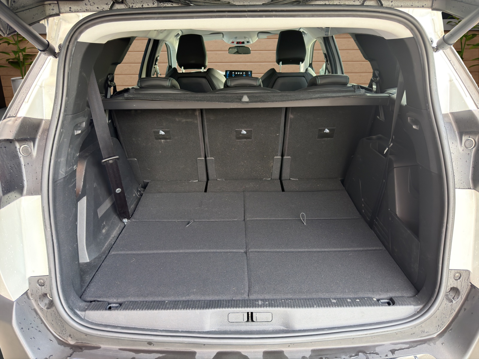 PEUGEOT 5008 1.2PT AllurePackEAT8-image-8