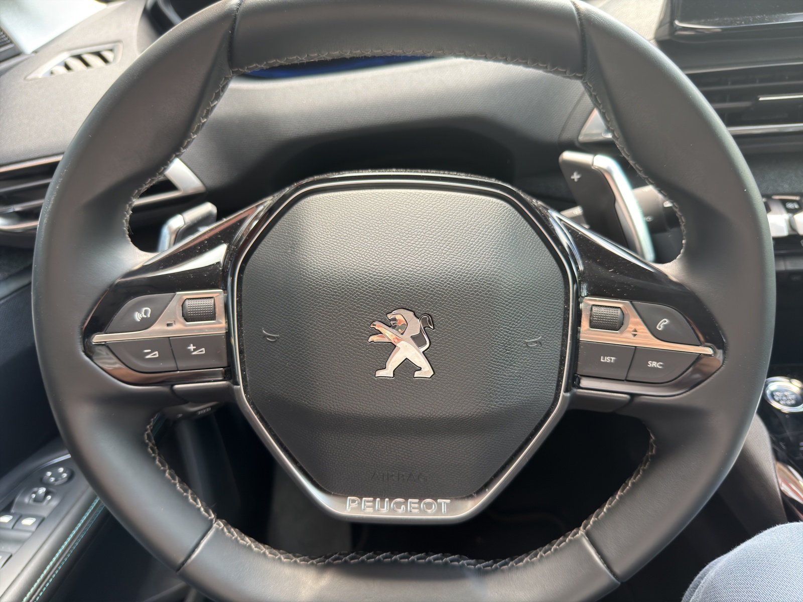 PEUGEOT 5008 1.2PT AllurePackEAT8-image-10