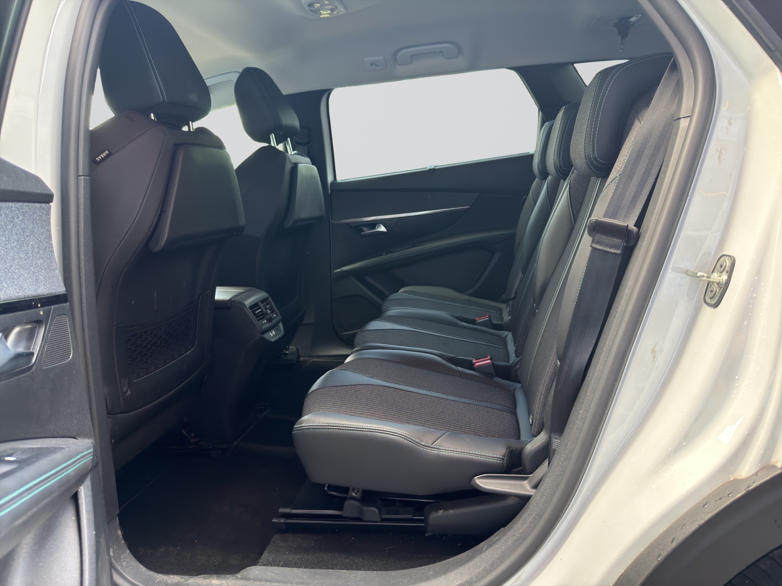 PEUGEOT 5008 1.2PT AllurePackEAT8-image-7