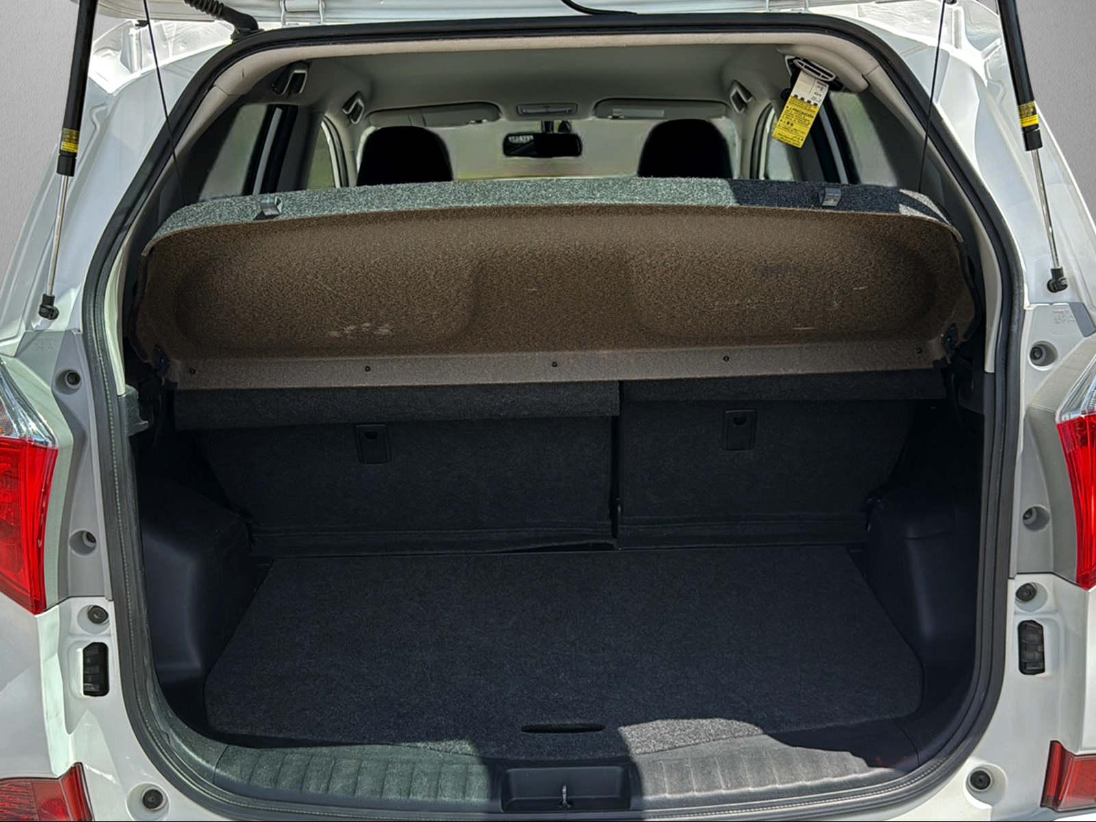TOYOTA Verso-S 1.33 VVT-i Linea Sol-image-9