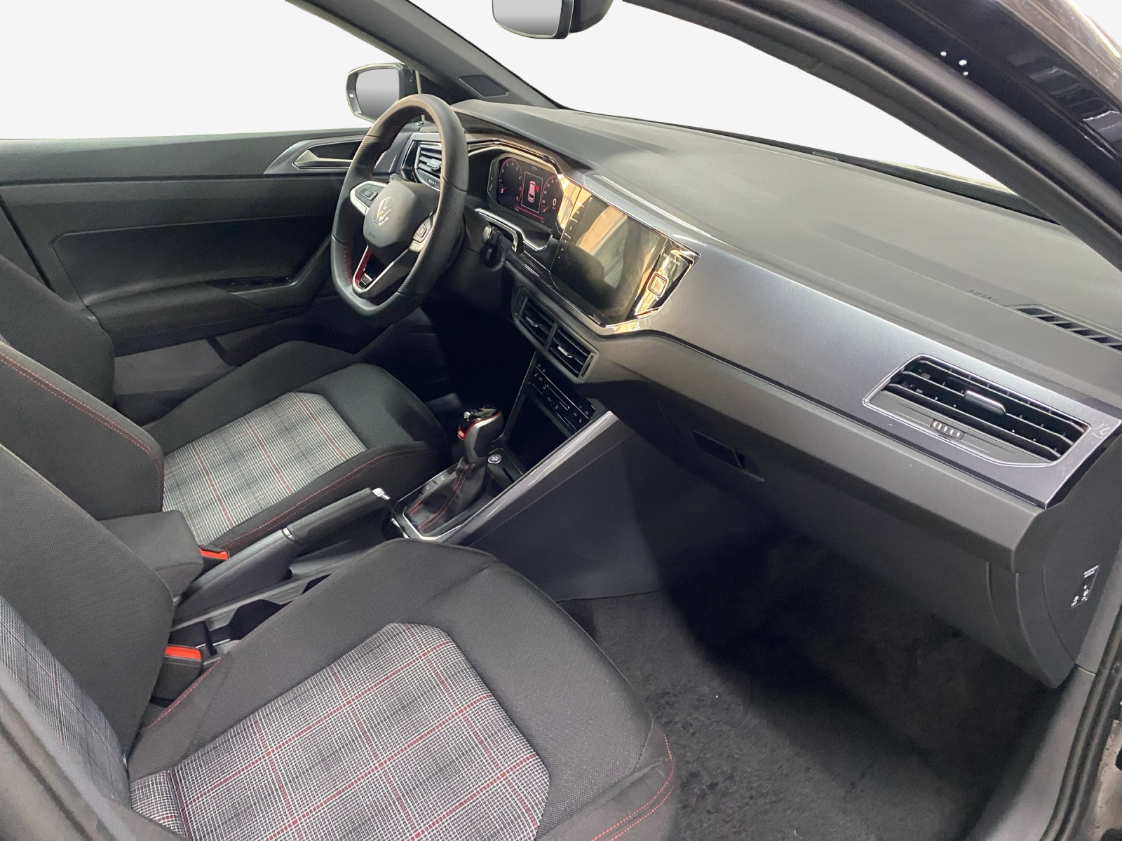 VW Polo 2.0 TSI GTI DSG-image-13