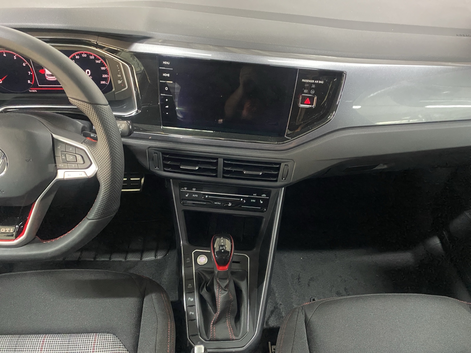 VW Polo 2.0 TSI GTI DSG-image-10