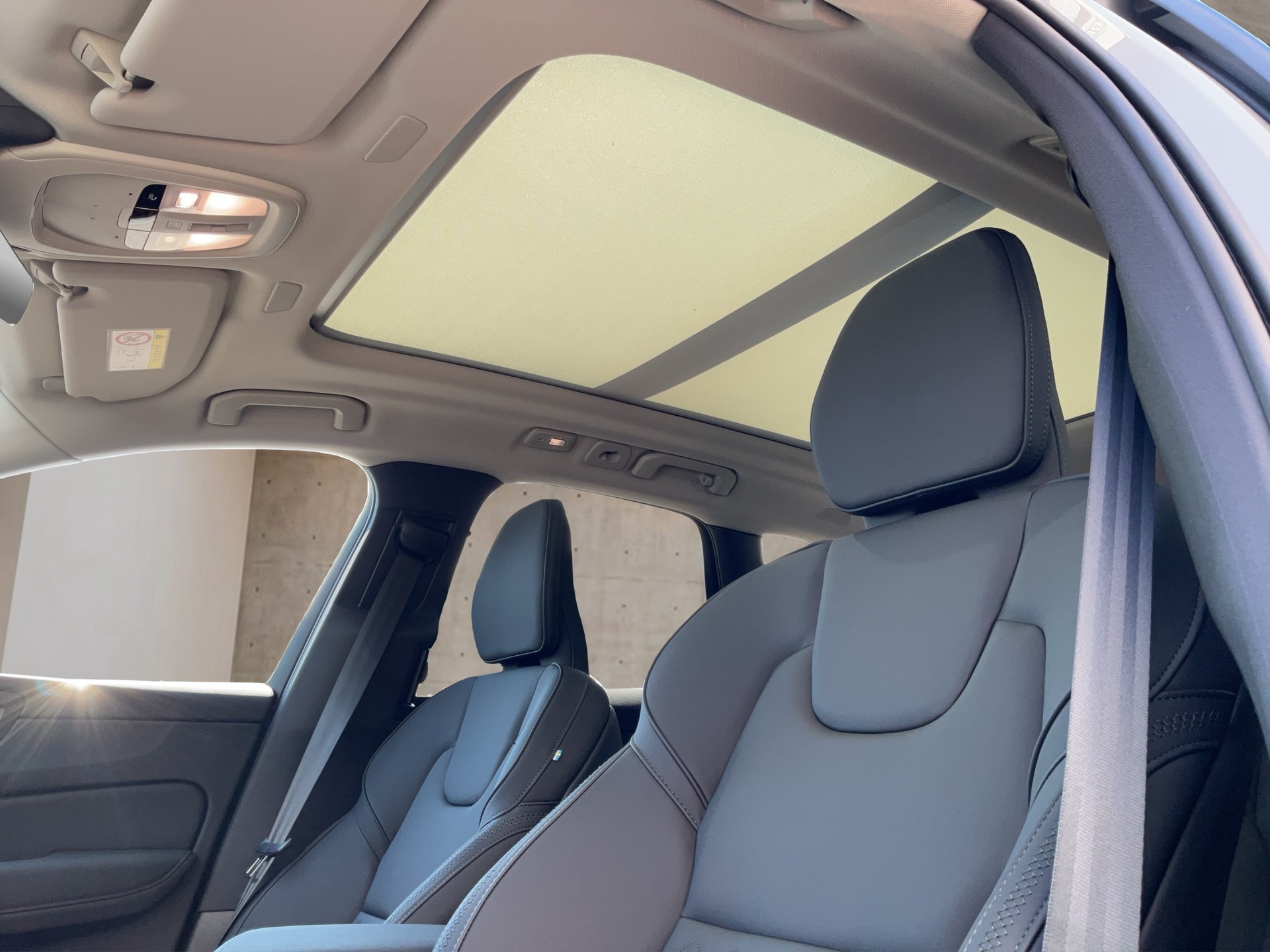 VOLVO XC60 2.0 T6 TE Ultra Dark eAWD-image-14