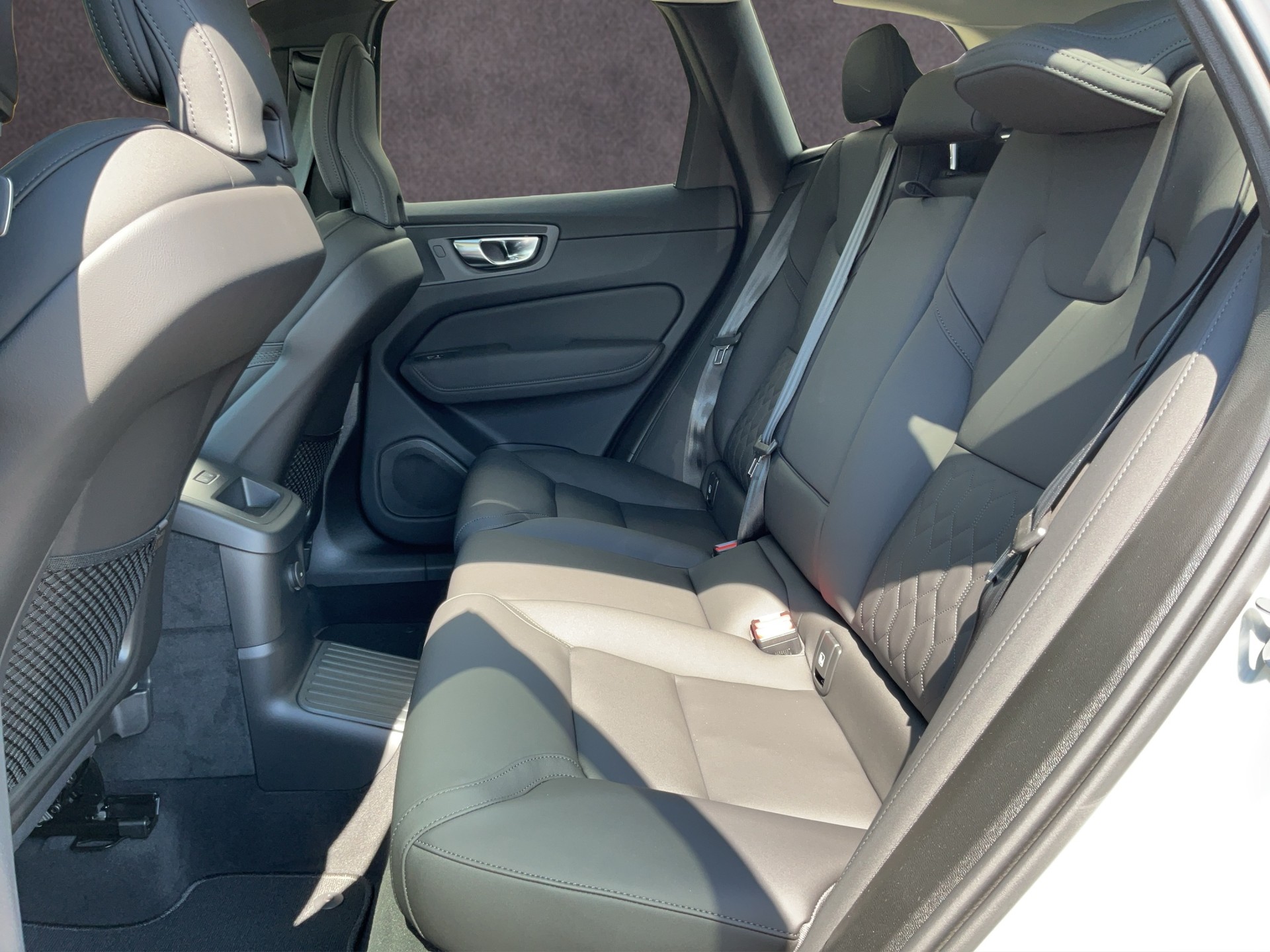 VOLVO XC60 2.0 T6 TE Ultra Dark eAWD-image-11