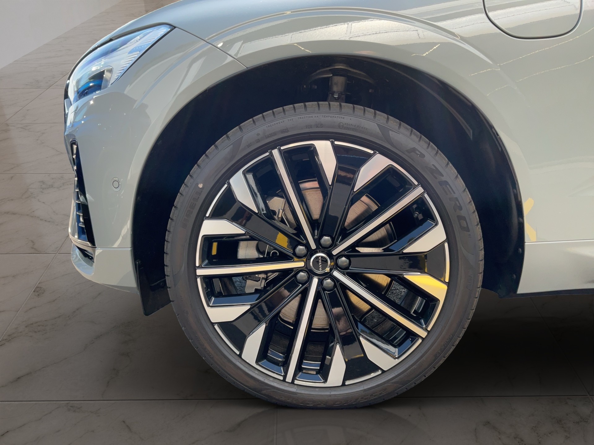 VOLVO XC60 2.0 T6 TE Ultra Dark eAWD-image-8