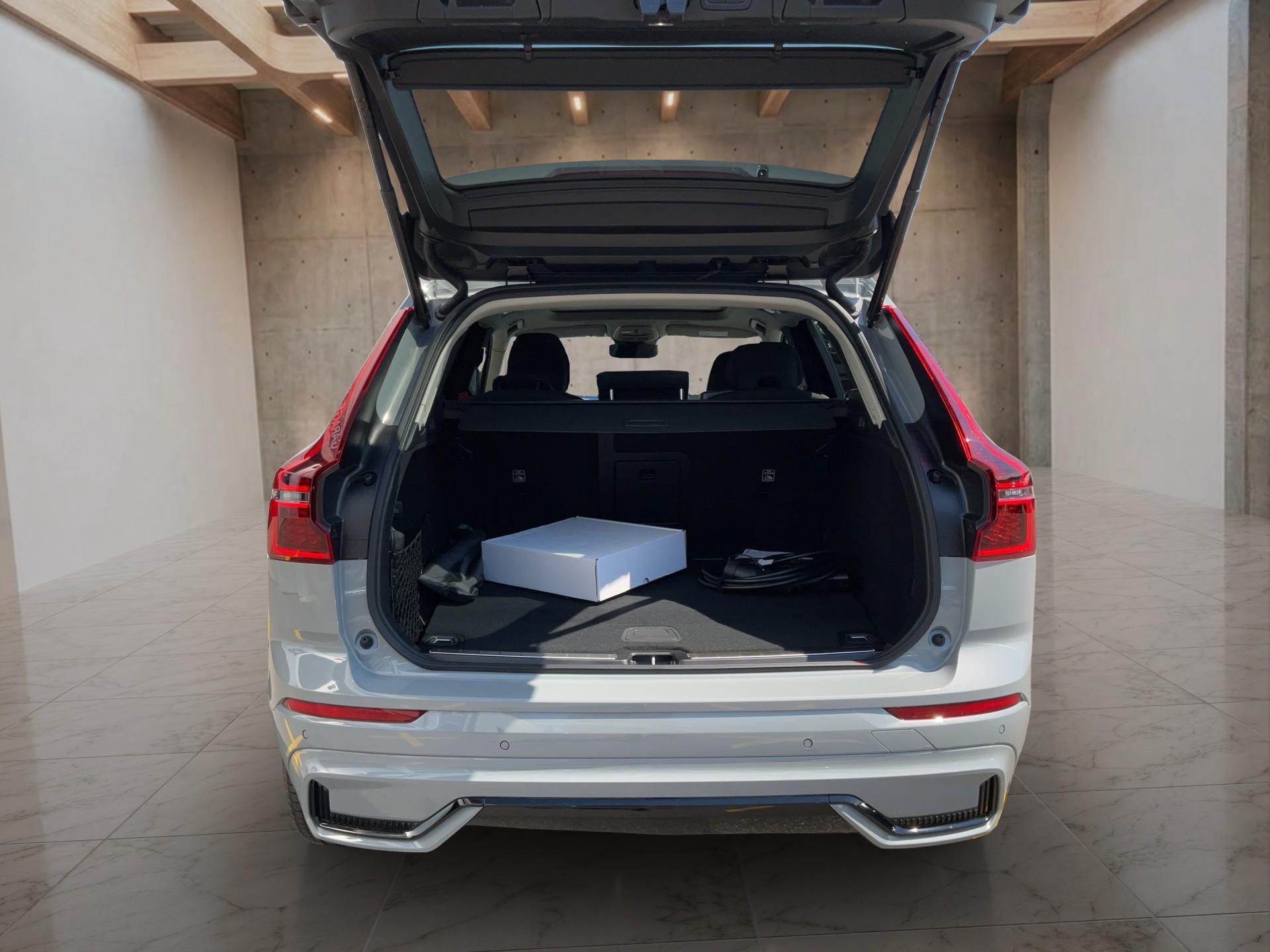 VOLVO XC60 2.0 T6 TE Ultra Dark eAWD-image-12