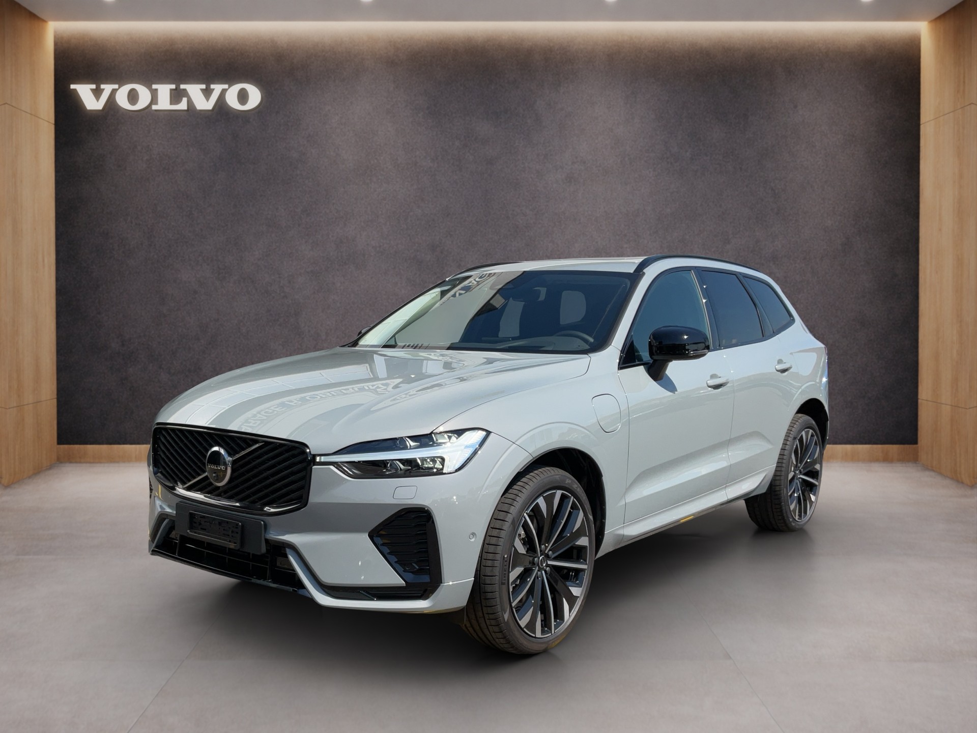 VOLVO XC60 2.0 T6 TE Ultra Dark eAWD-image-0